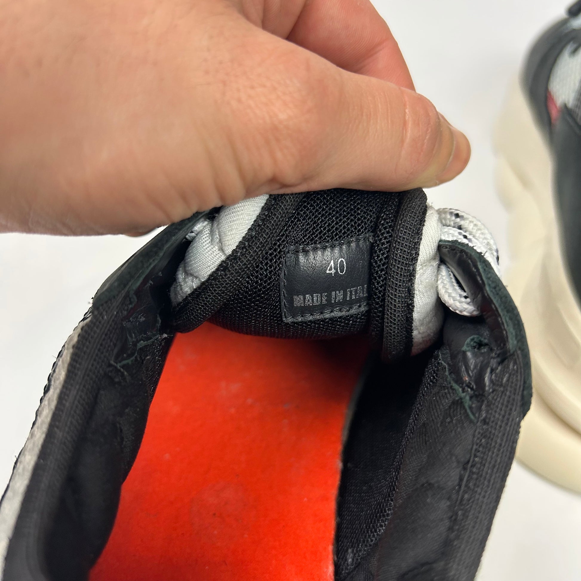 Versace Chain Reaction Black Red