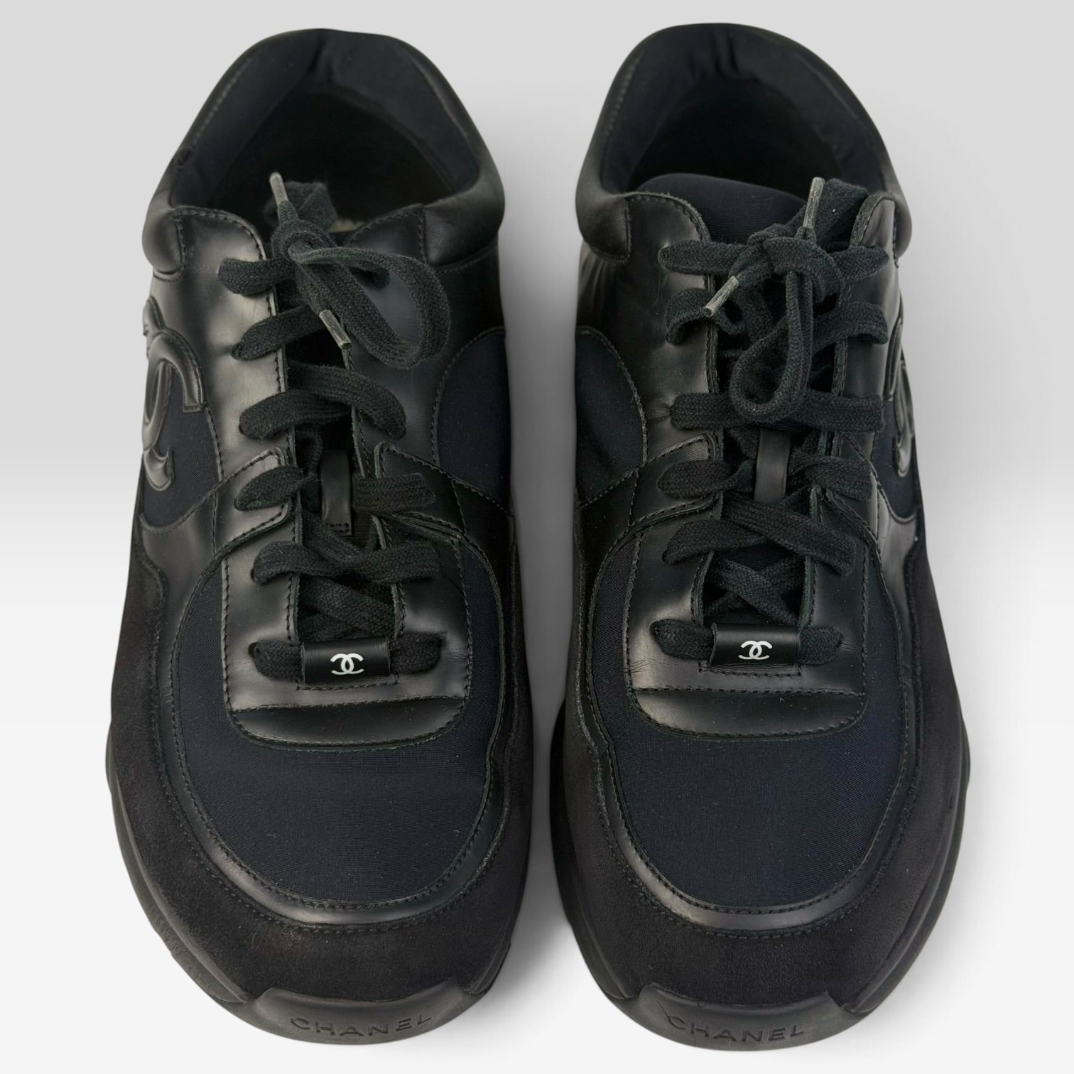 Chanel CC Logo Suede Low-Top Sneakers Black