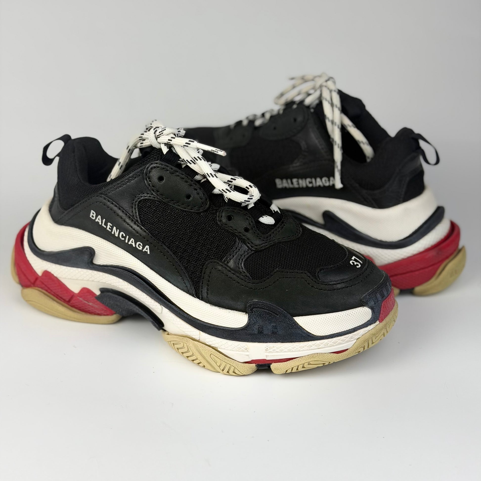 Balenciaga – detaliu etichetă | VSTEALS