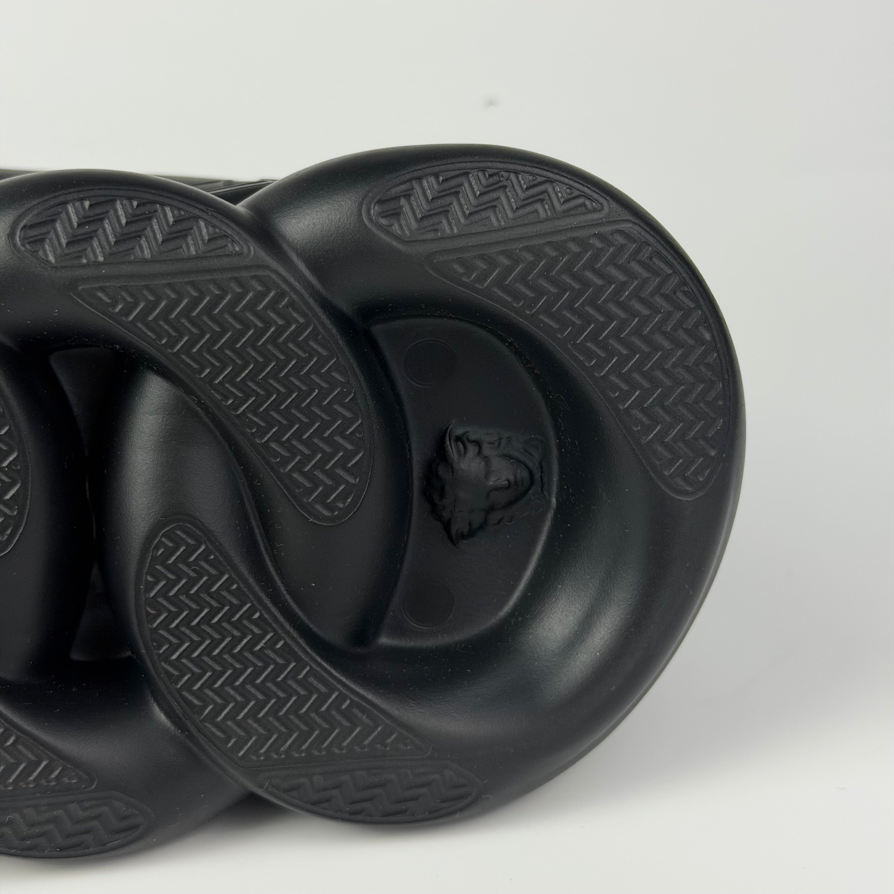 Versace Chain Reaction Black