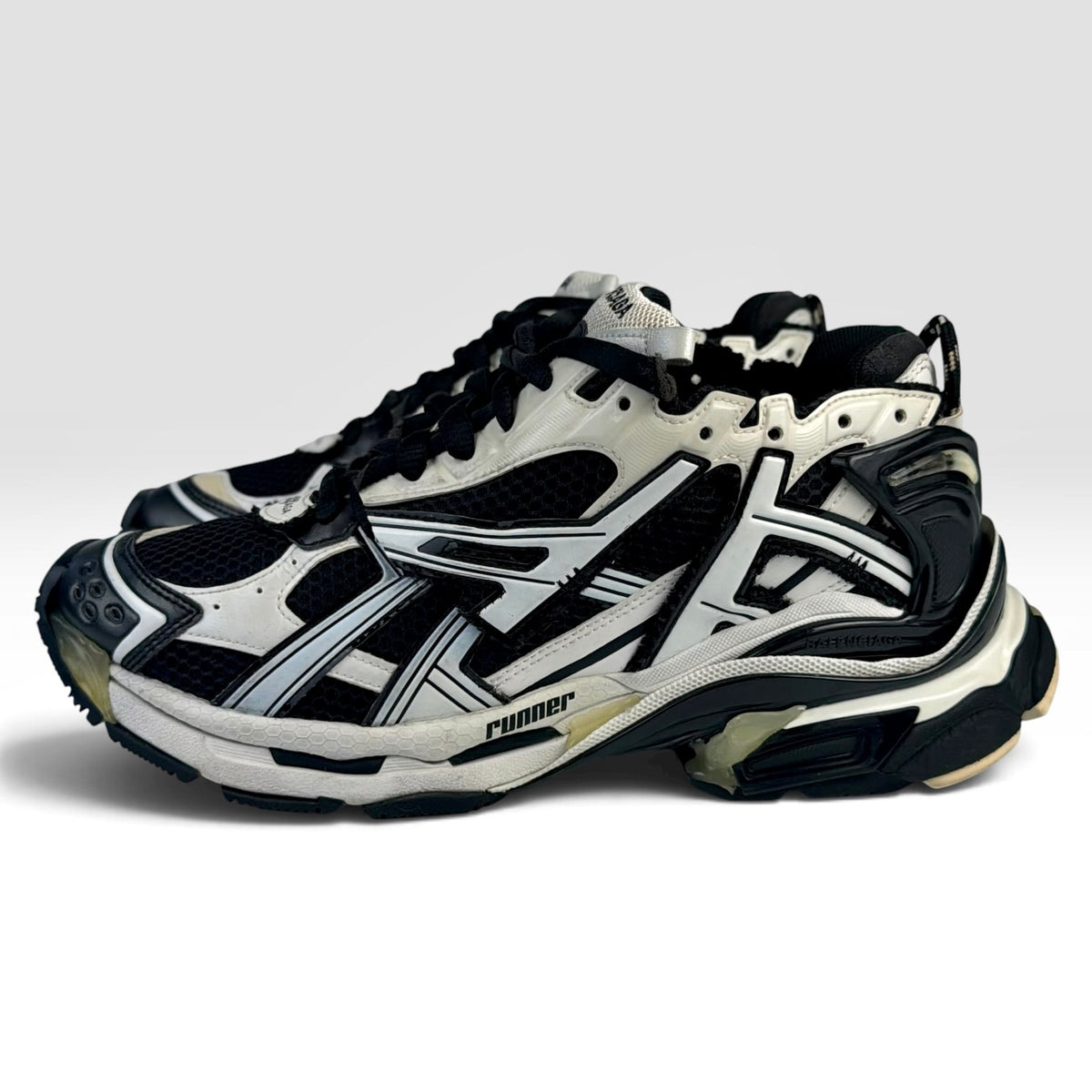 Balenciaga Runner Black/White