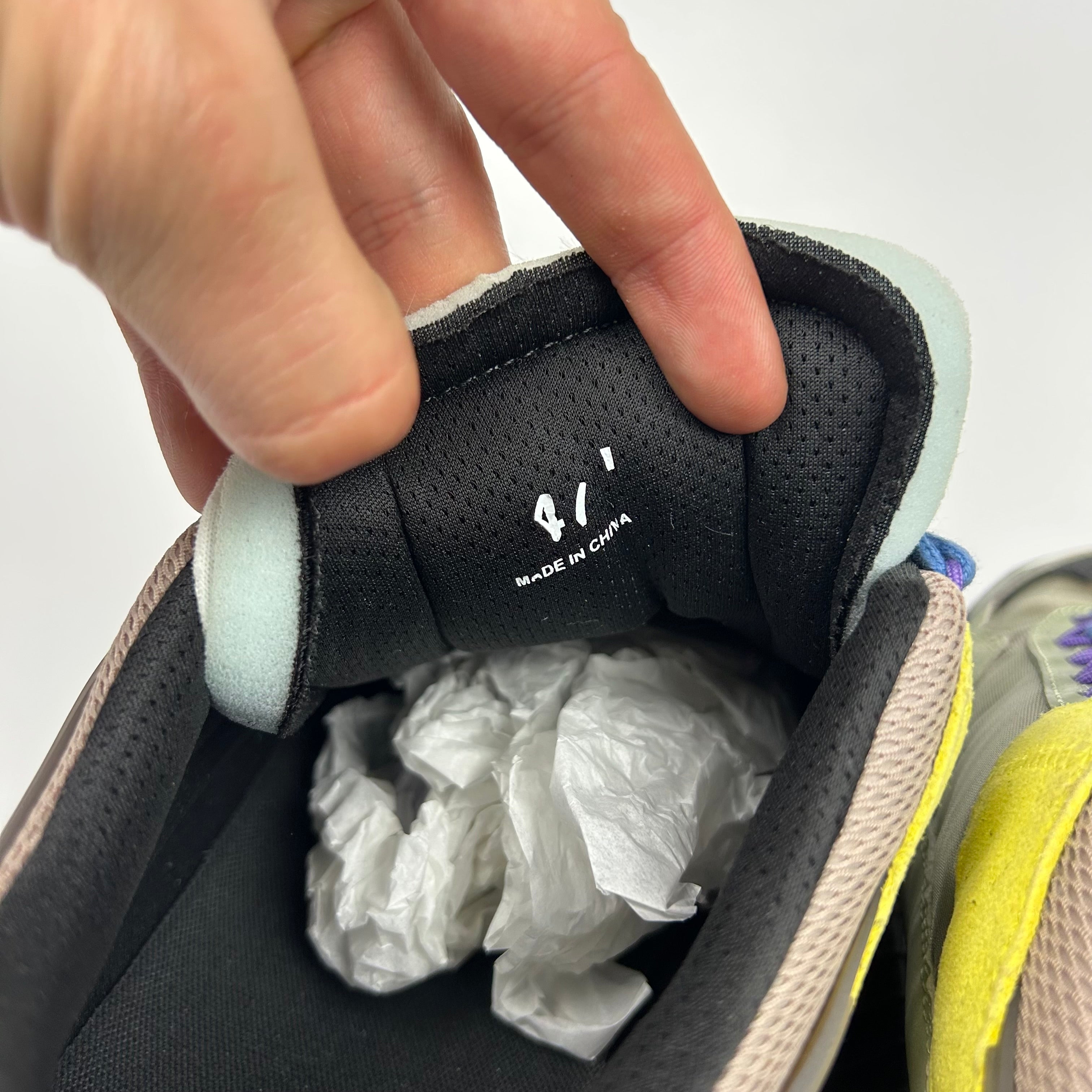 Off-White sneakers – detaliu logo | VSTEALS