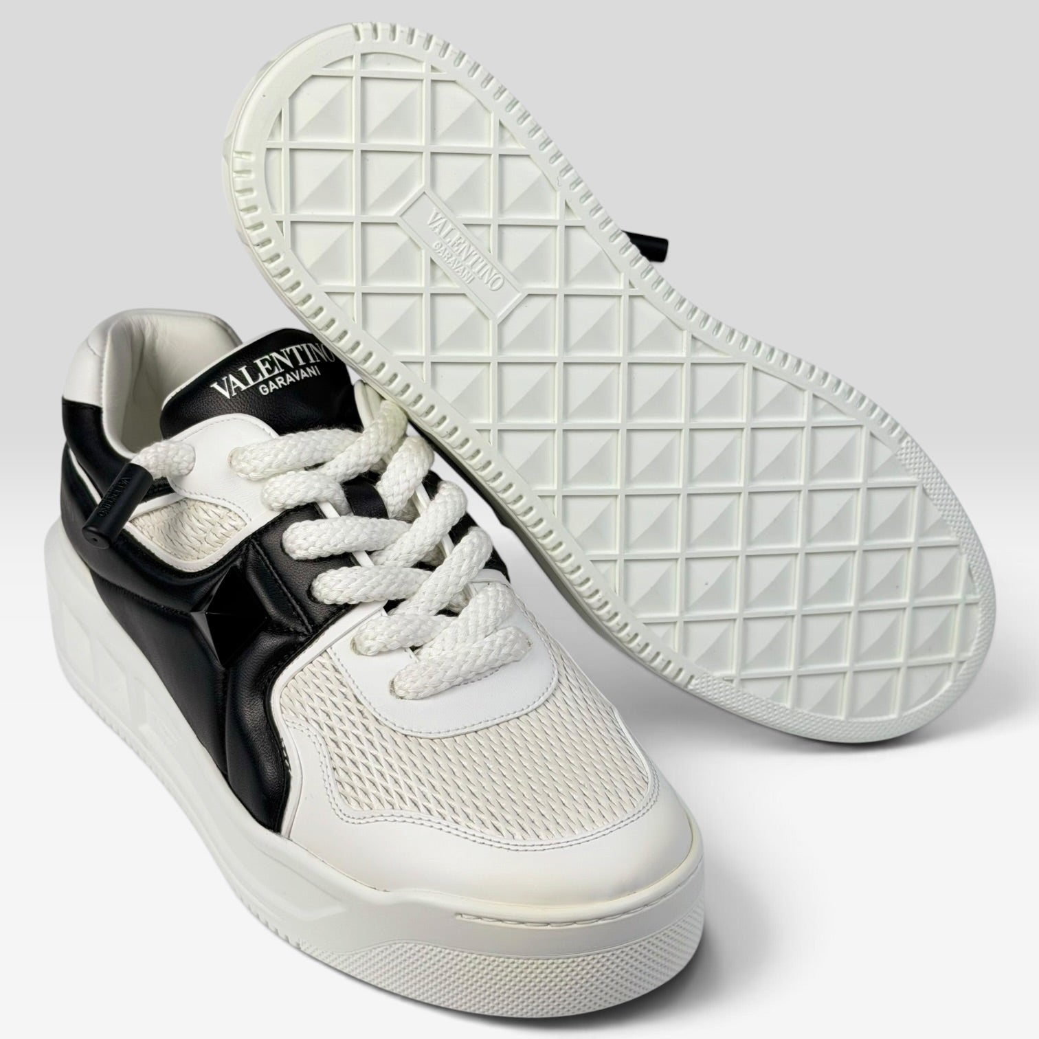 Valentino Garavani One Stud Low-Top White/Black