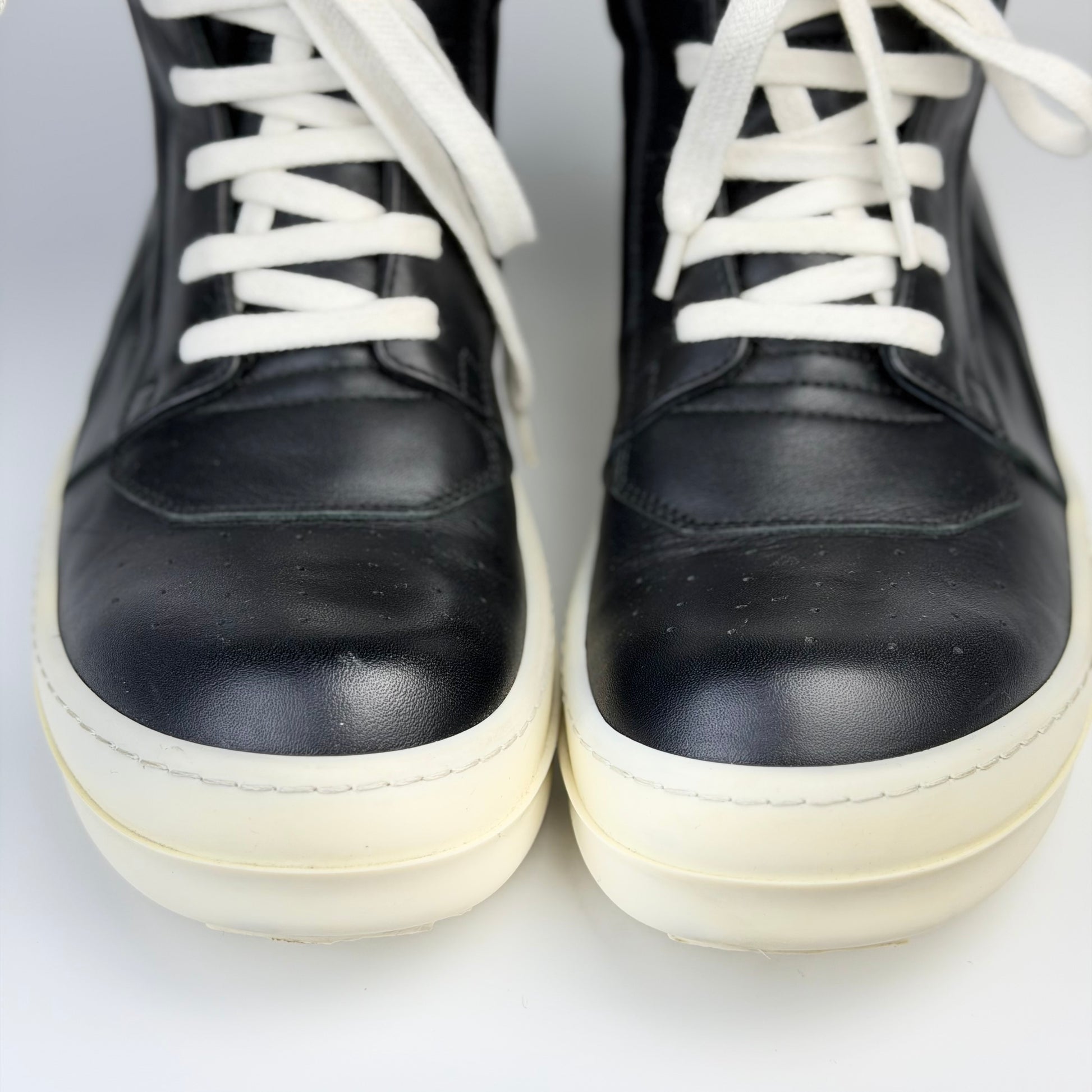 Rick Owens men sneakers – detaliu logo | VSTEALS