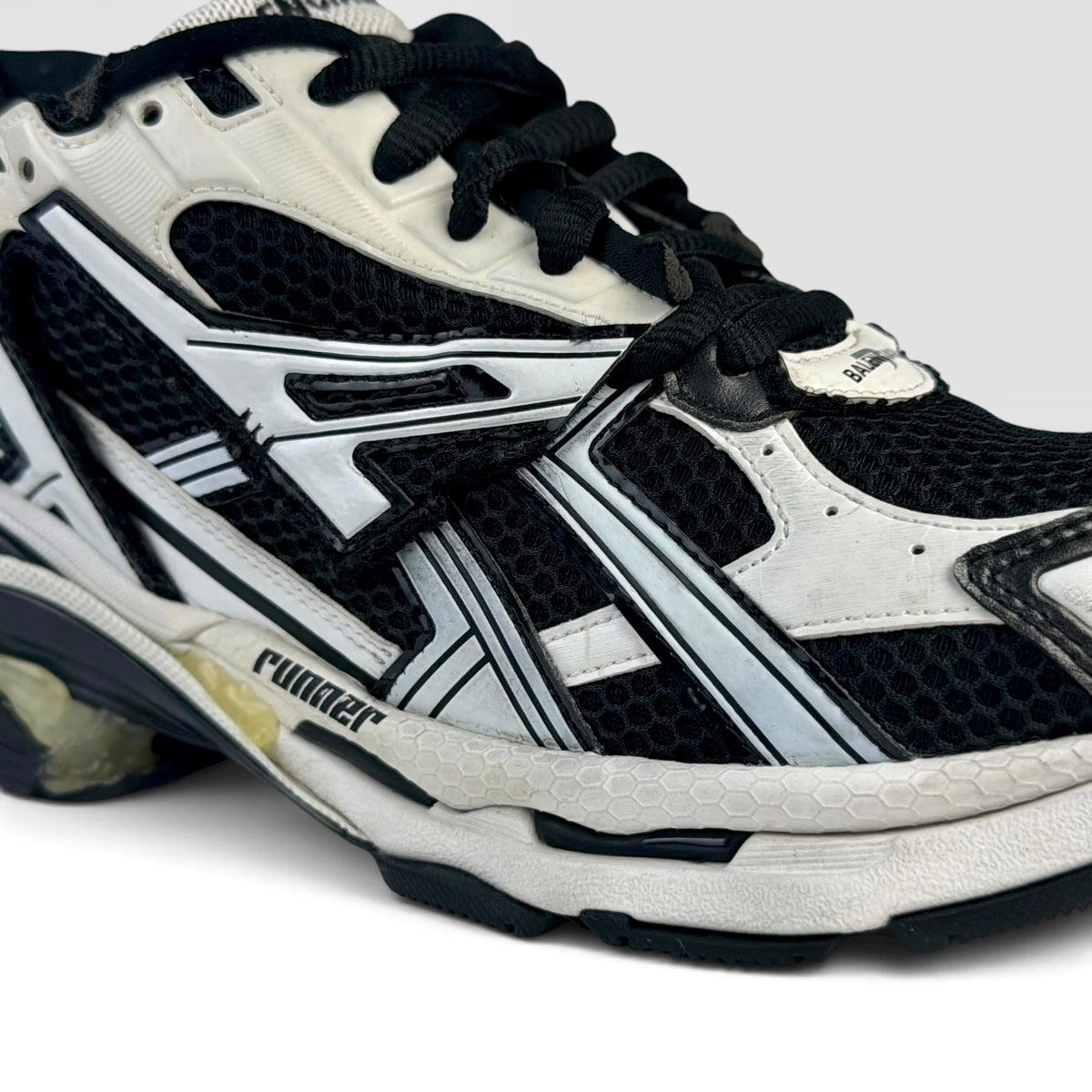 Balenciaga Runner Black/White