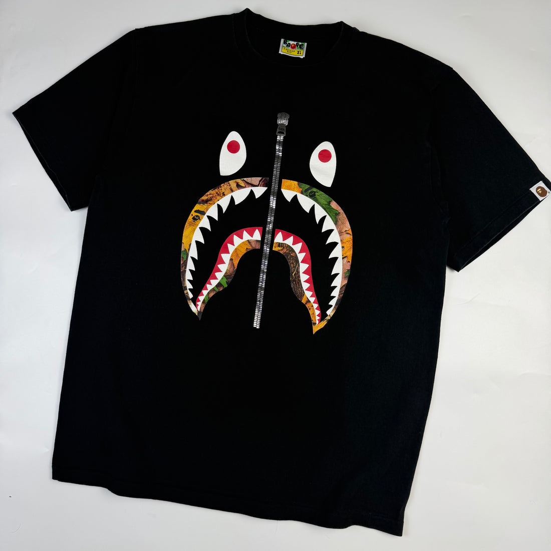 BAPE Woodland Camo Zip Shark T-Shirt, negru, vedere din față