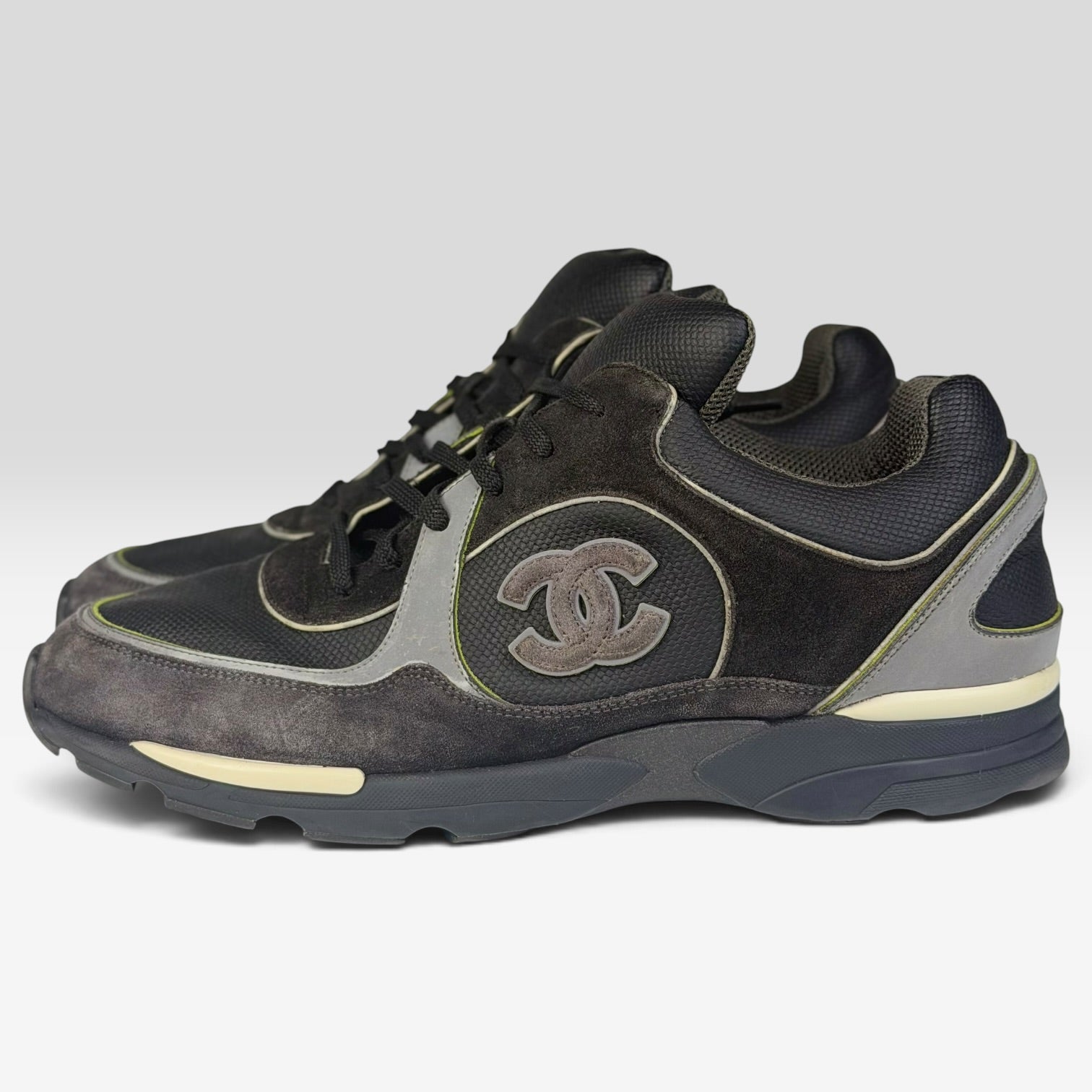 Chanel CC Logo Trainers Leather/Suede Black/Grey | Sneakers Chanel