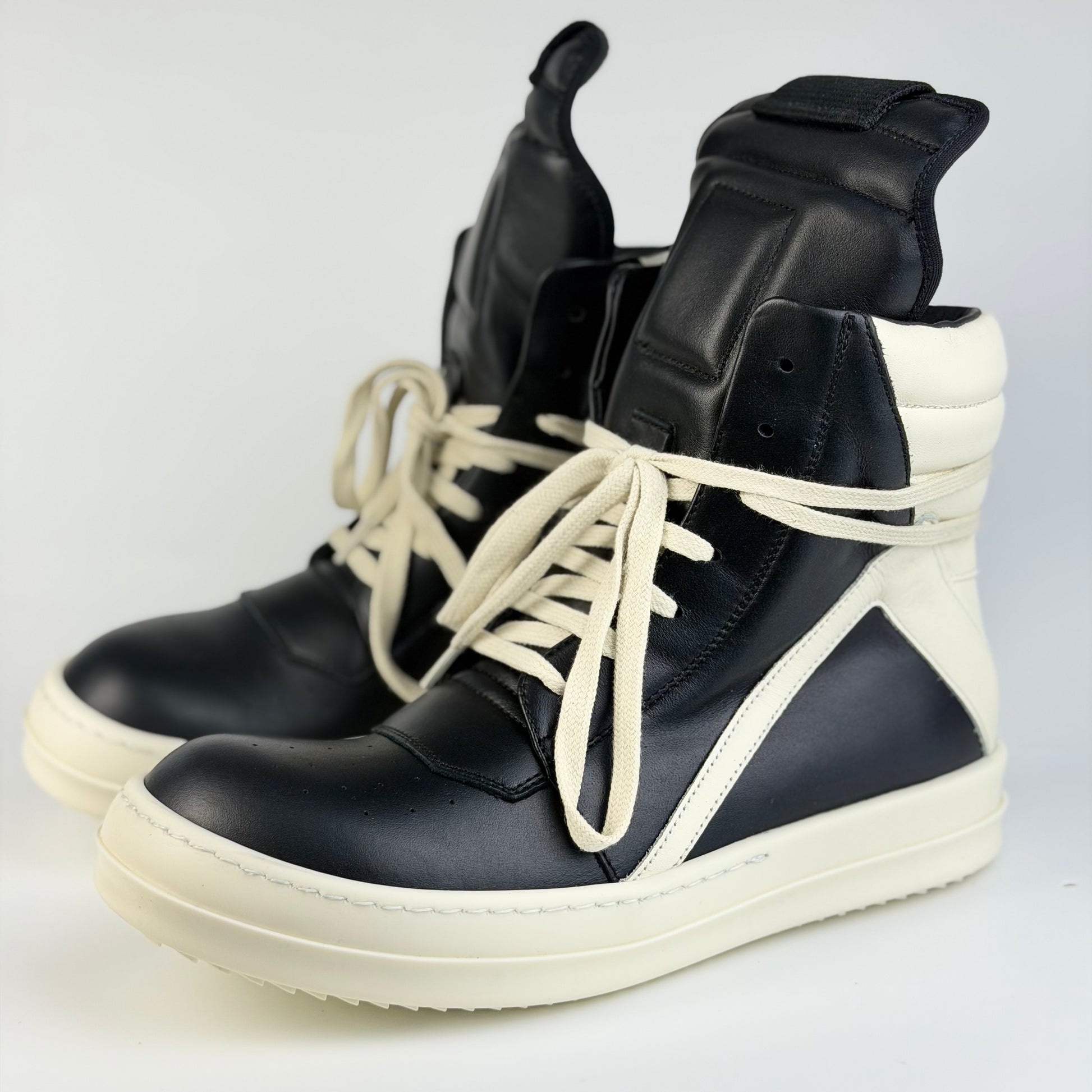 Rick Owens men sneakers – detaliu logo | VSTEALS