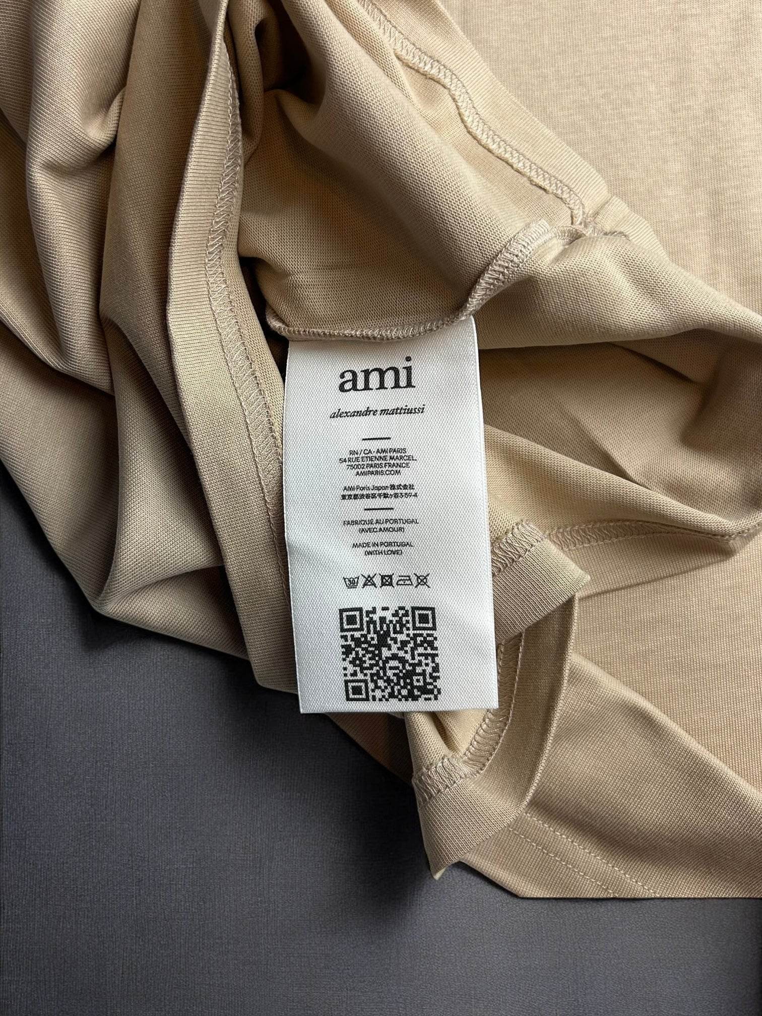 Ami Paris De Coeur Beige T-shirt - V STEALS
