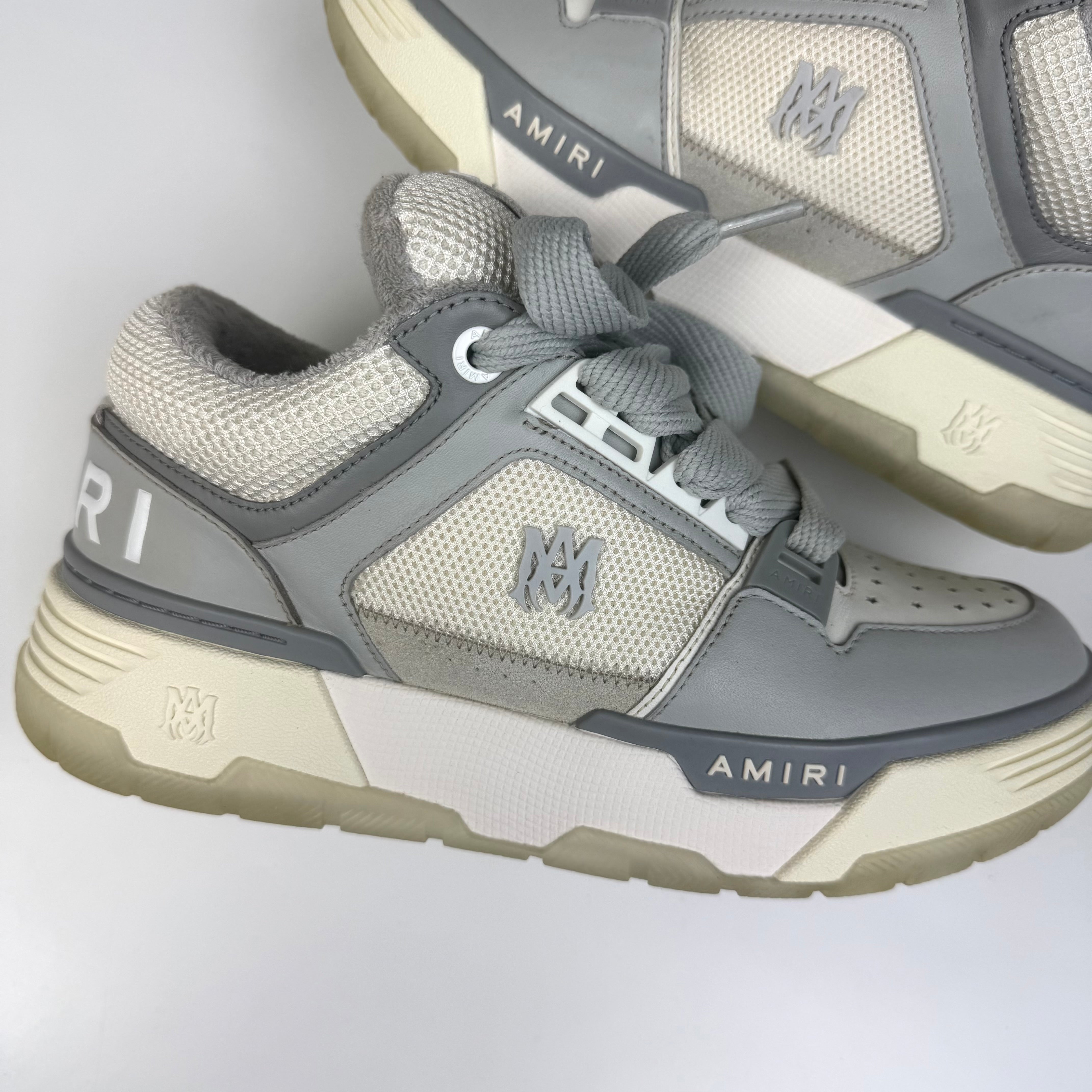 Amiri – detaliu logo | VSTEALS