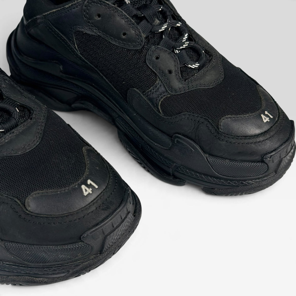 Incaltaminte Barbati BALENCIAGA Balenciaga Triple S Triple Black – produs original disponibil în magazinul V STEALS