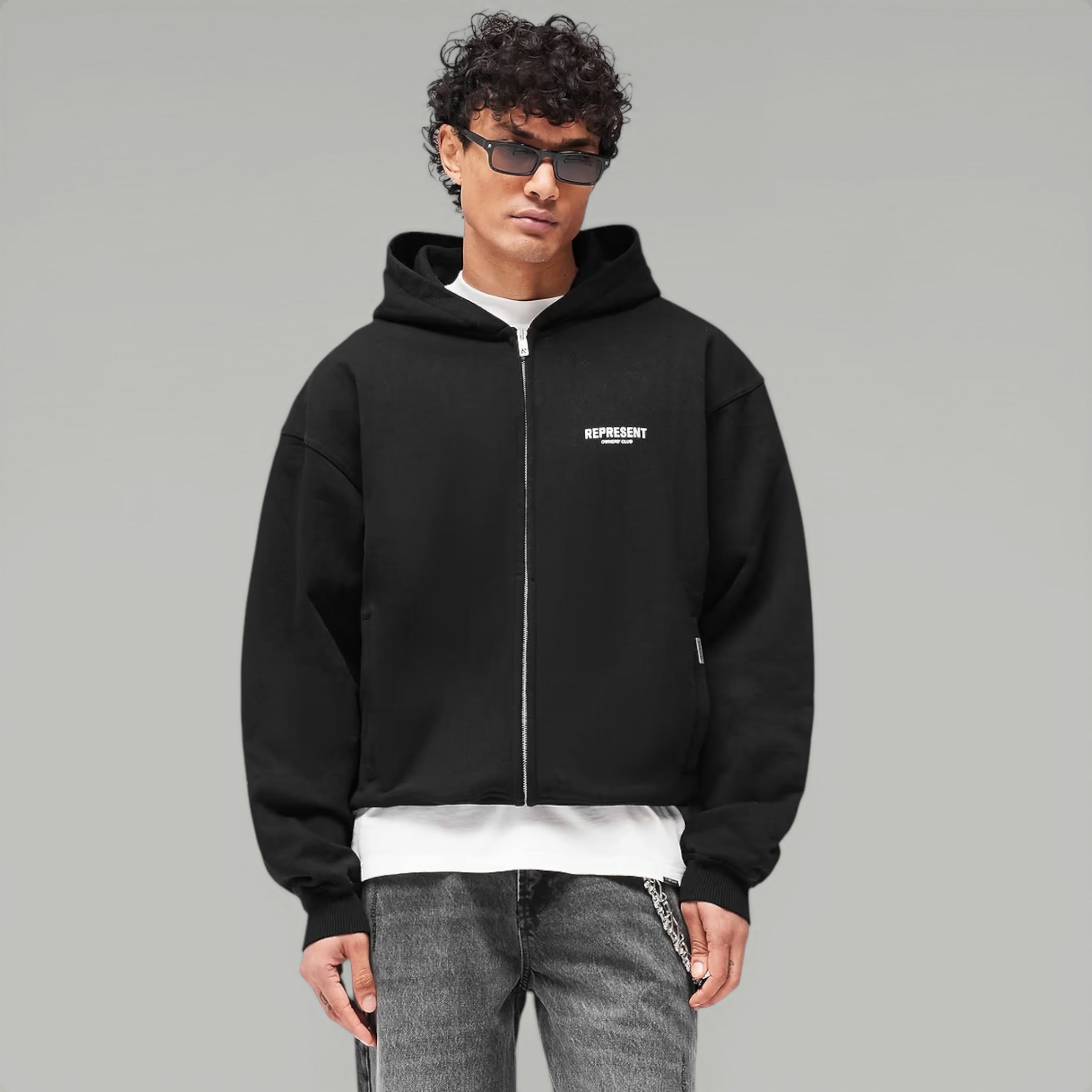REPRESENT hoodie – detaliu logo | VSTEALS