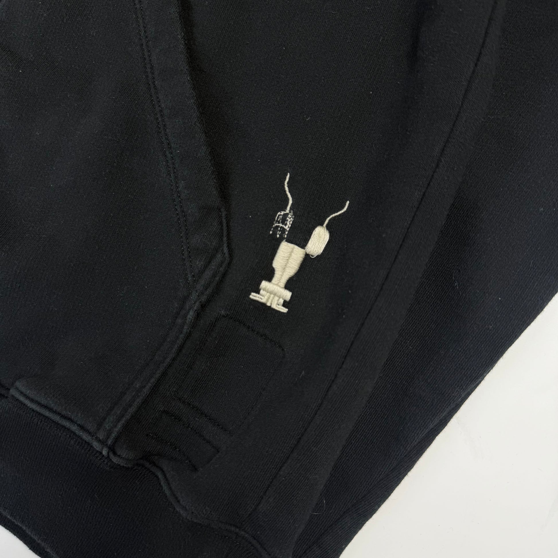 Rick Owens hoodie – detaliu logo | VSTEALS