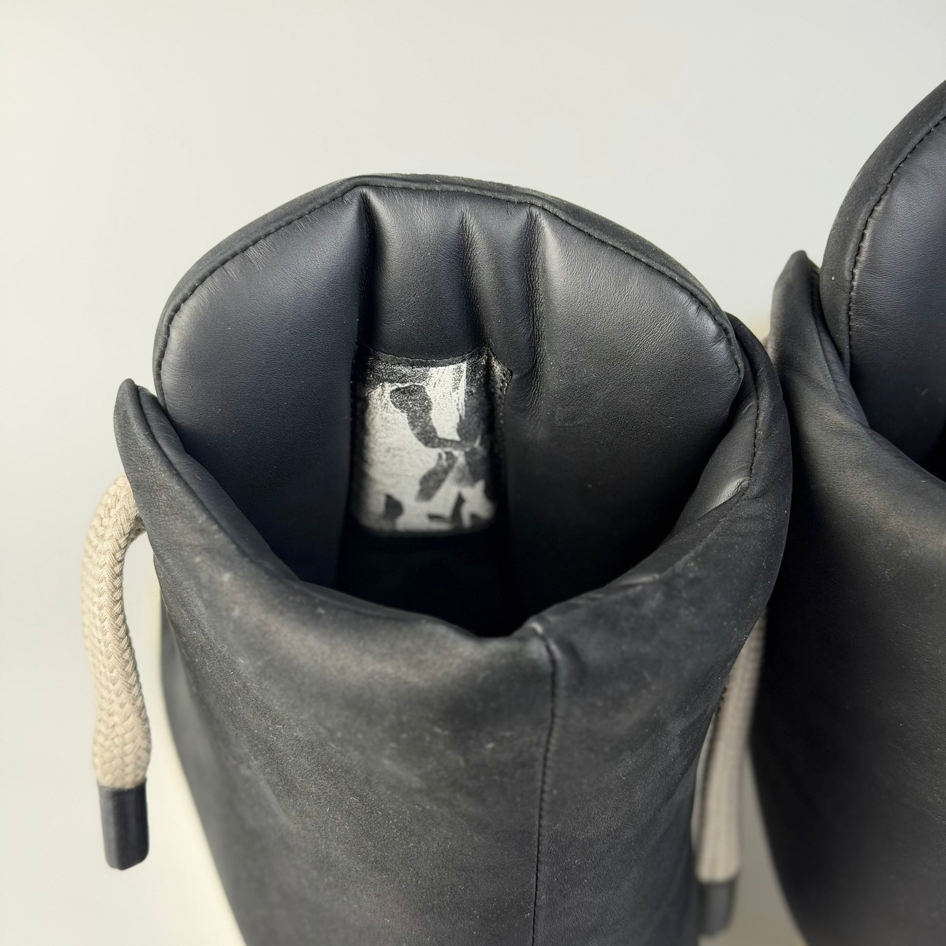 Rick Owens men sneakers – detaliu logo | VSTEALS