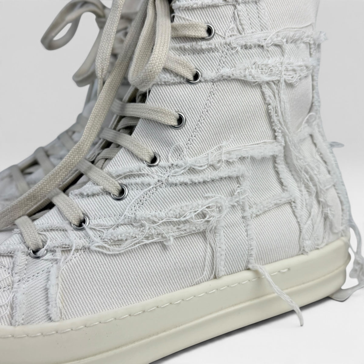 Rick Owens DRKSHDW Ramones High Slashed Cream/Milk – Incaltaminte Barbati RICK OWENS recomandat de V STEALS