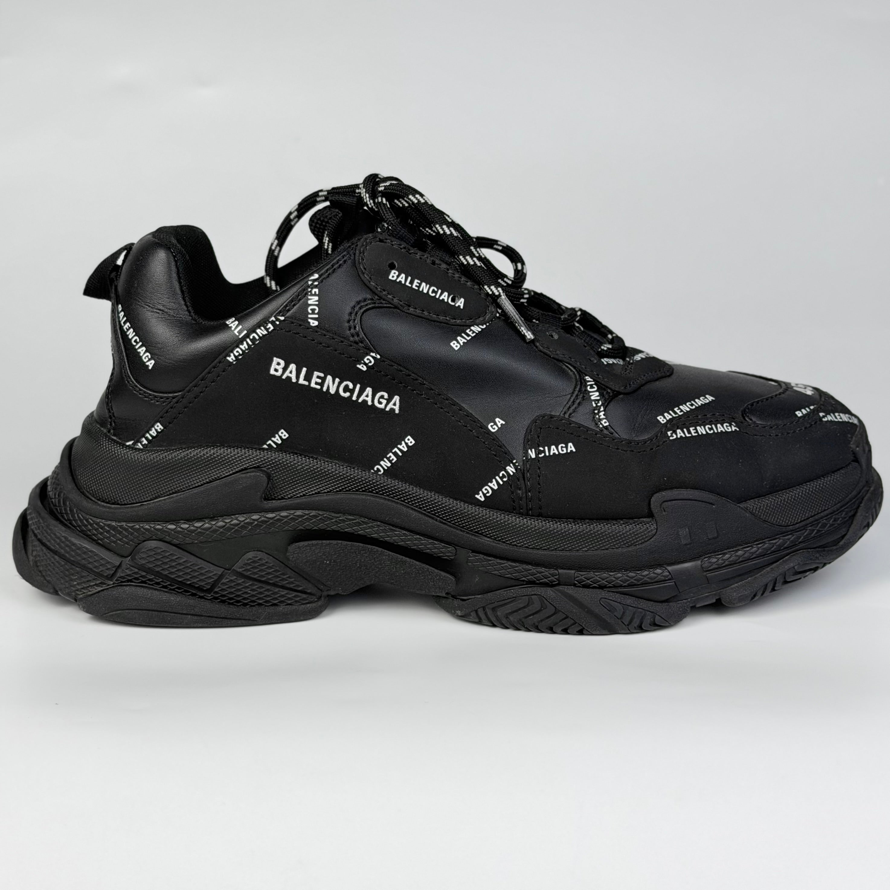 Balenciaga Originale România | Triple S, Track, Runner Pre-Owned