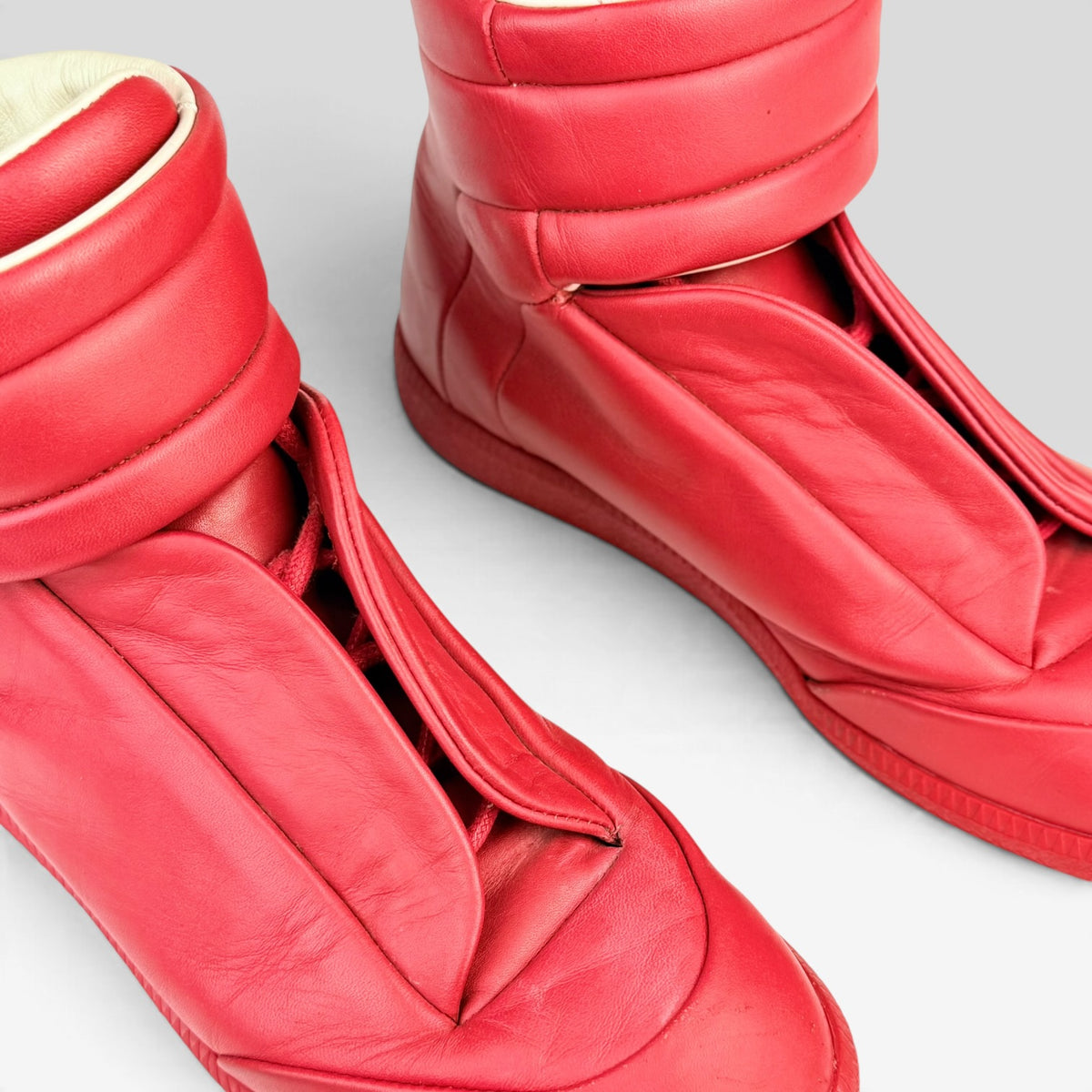 Incaltaminte Femei MAISON MARGIELA Maison Margiela Future High-Top Red – produs original disponibil în magazinul V STEALS