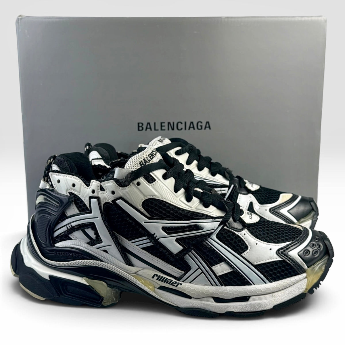 Balenciaga Runner Black/White