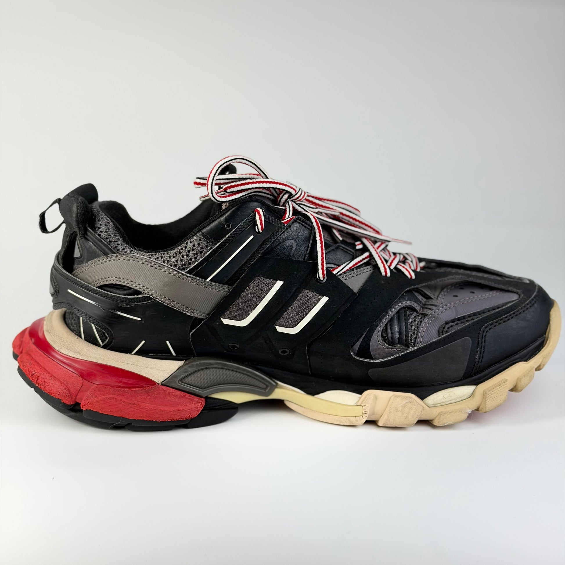 Balenciaga sneakers – detaliu talpă | VSTEALS