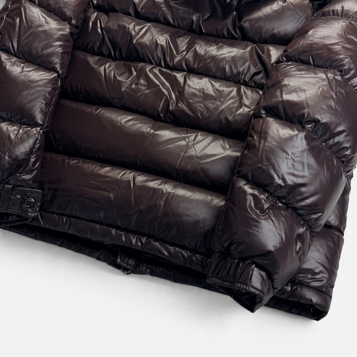 Moncler Maya Down Jacket Dark Brown – cumpără online de la V STEALS cu livrare rapidă în România – mărimi XL