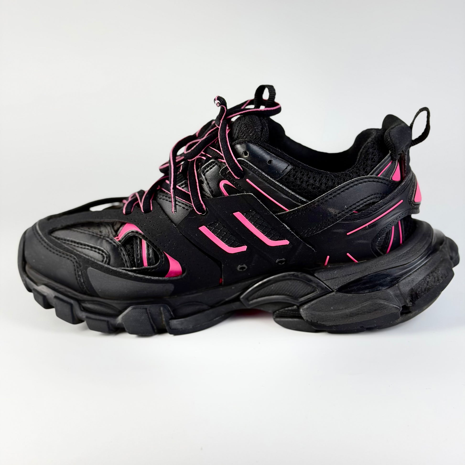 Balenciaga – detaliu logo | VSTEALS