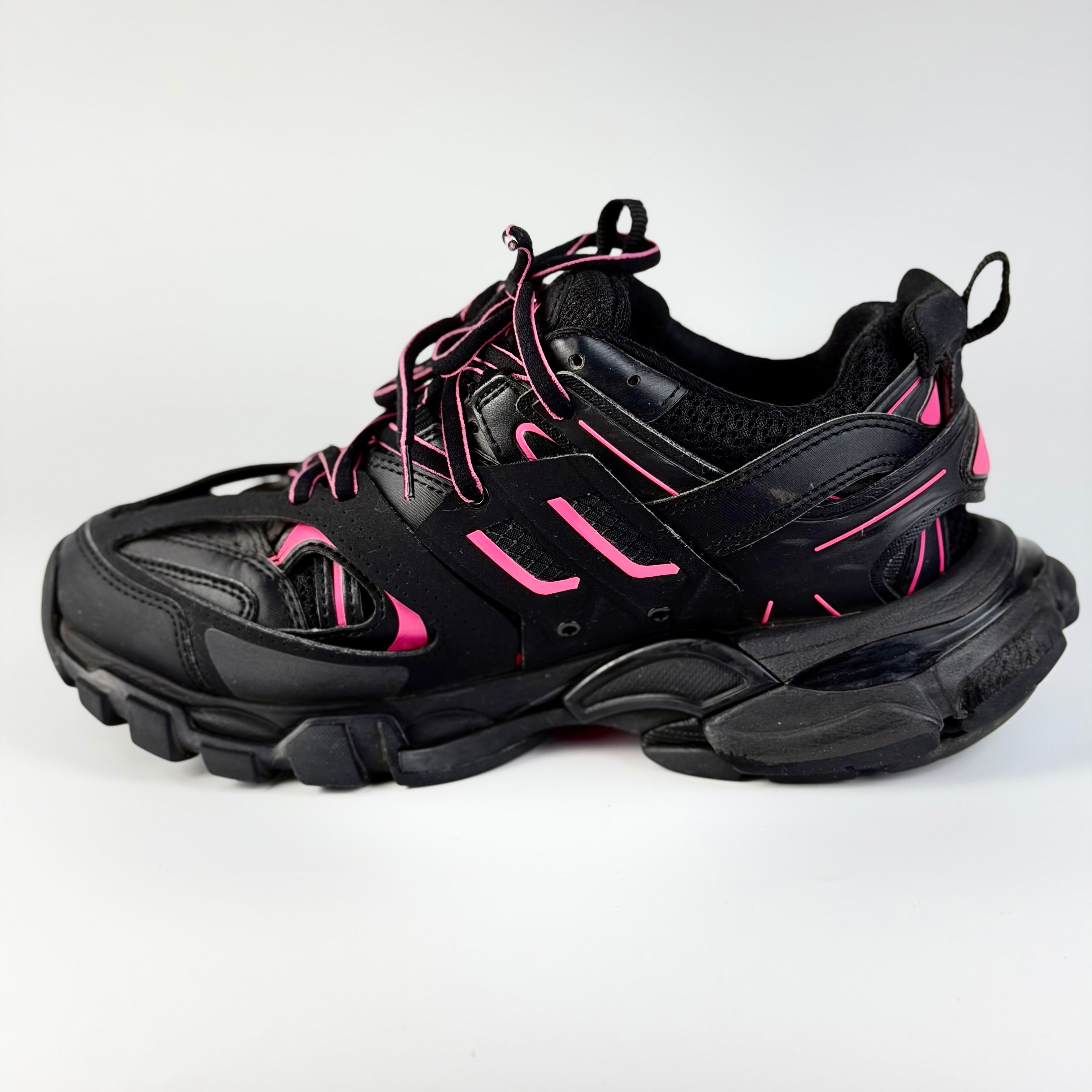 Balenciaga – detaliu logo | VSTEALS