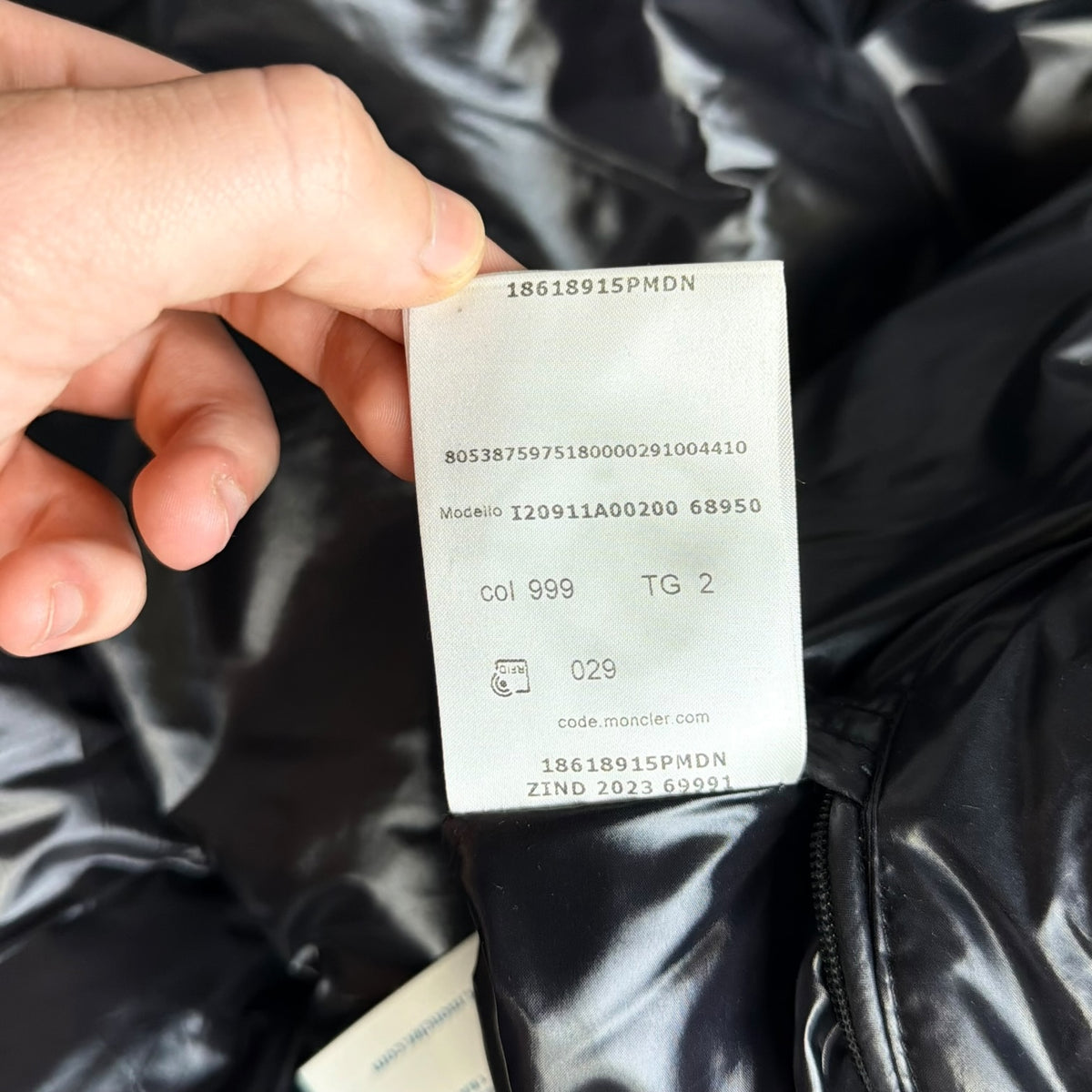 Moncler Ecrins Short Down Jacket Black
