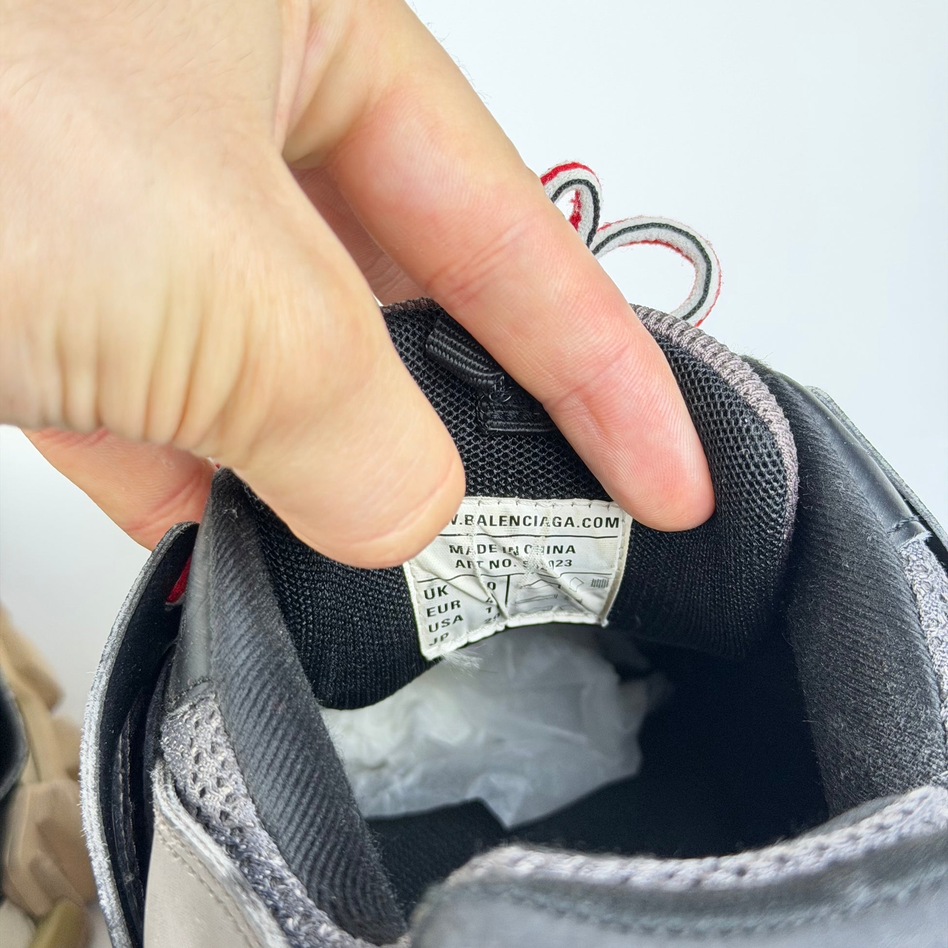 Balenciaga sneakers – detaliu logo | VSTEALS