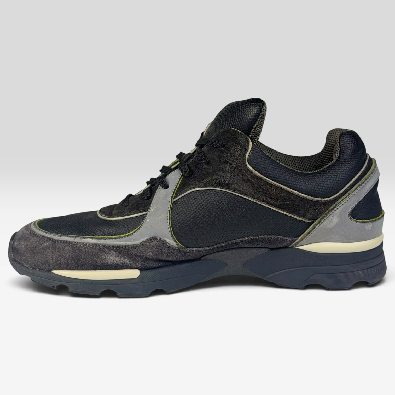 Chanel CC Logo Trainers Leather/Suede Black/Grey | Sneakers Chanel