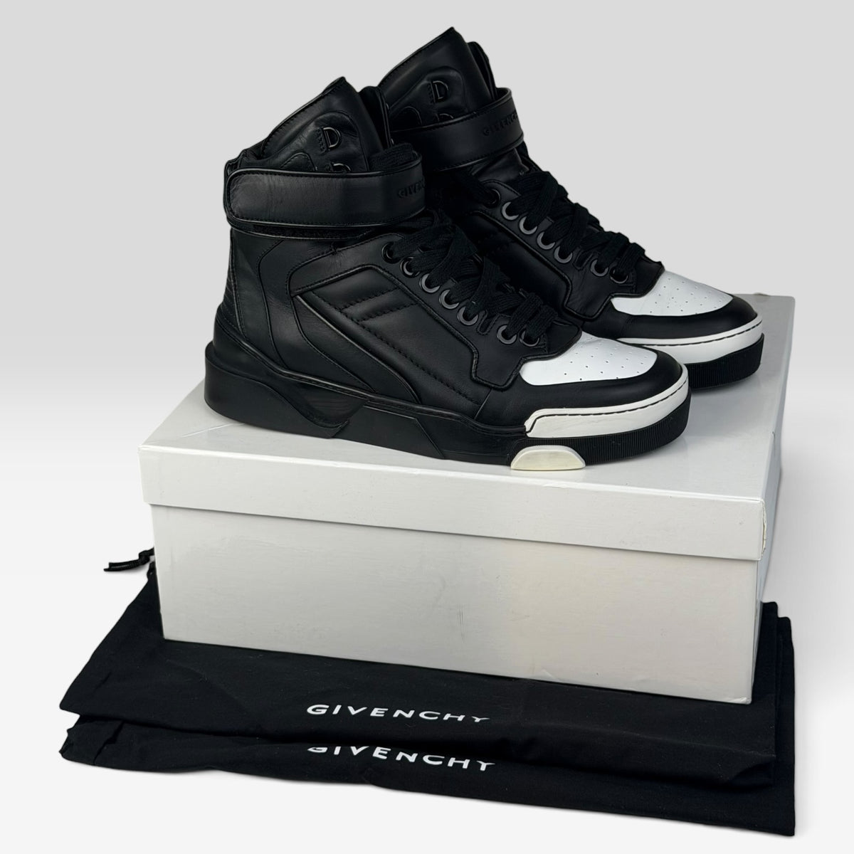 Givenchy Tyson Sneakers Black/White