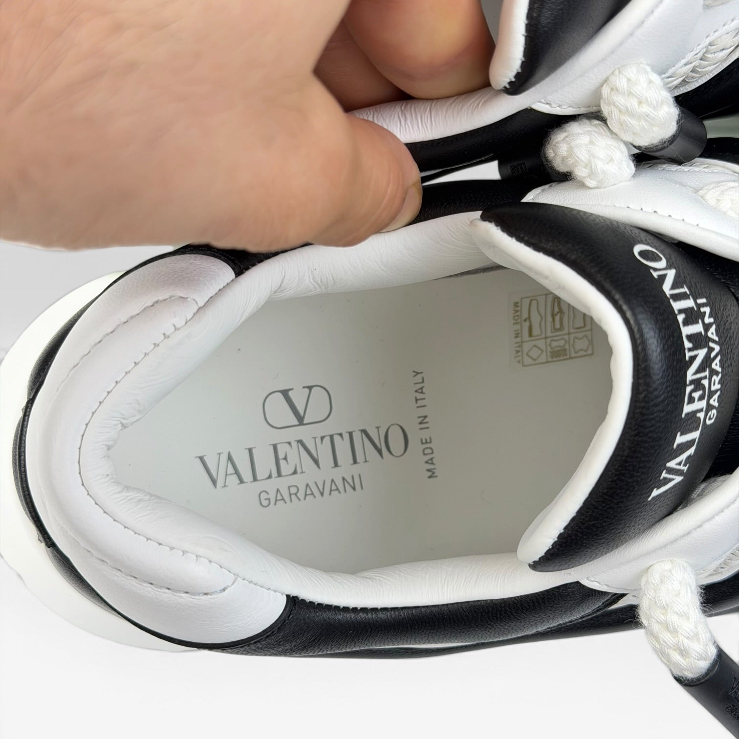 Valentino Garavani One Stud Low-Top White/Black
