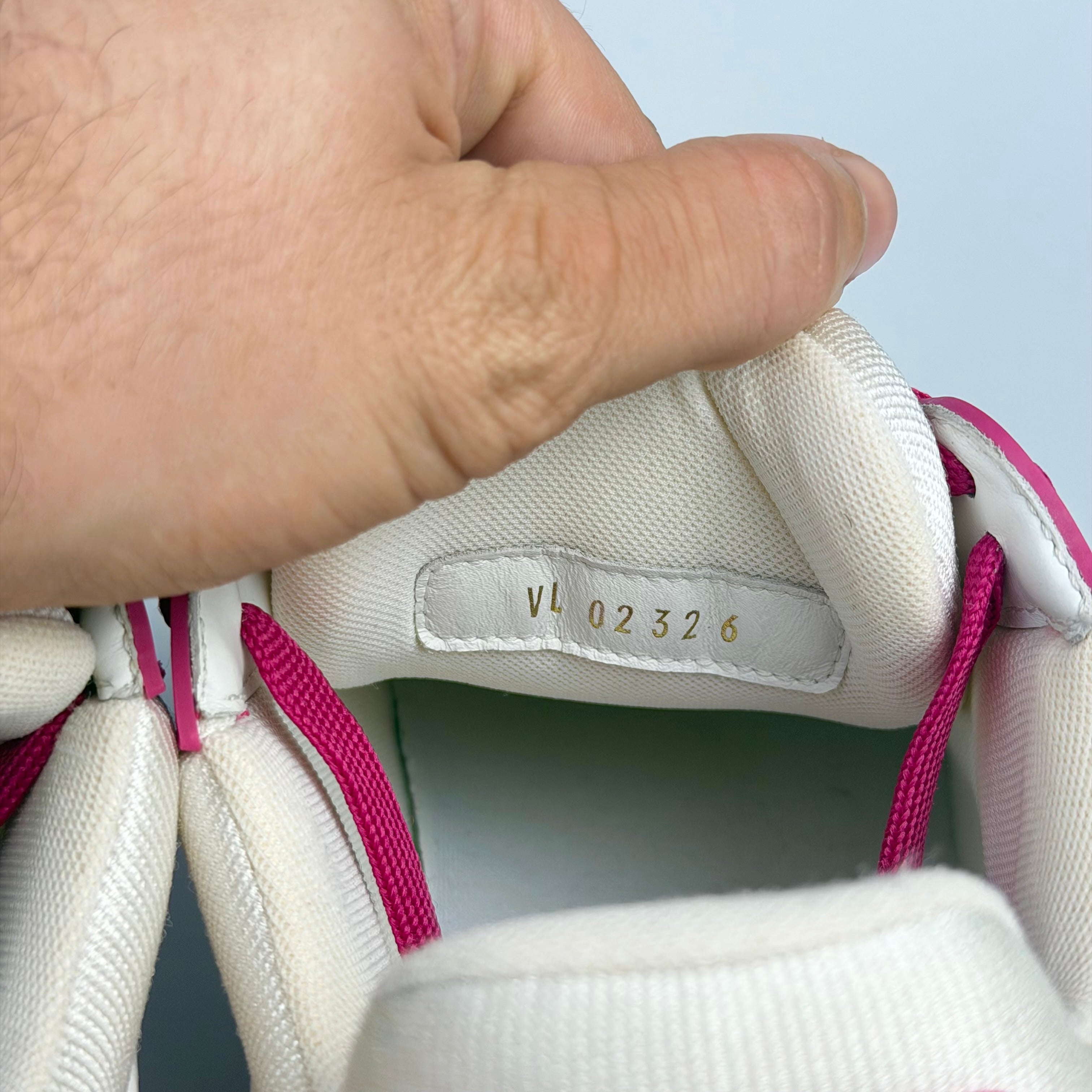 Louis Vuitton Trainer Fuchsia