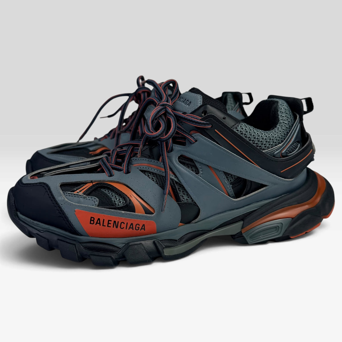 Balenciaga Track Dark Grey/Orange/Black – Incaltaminte Barbati BALENCIAGA recomandat de V STEALS