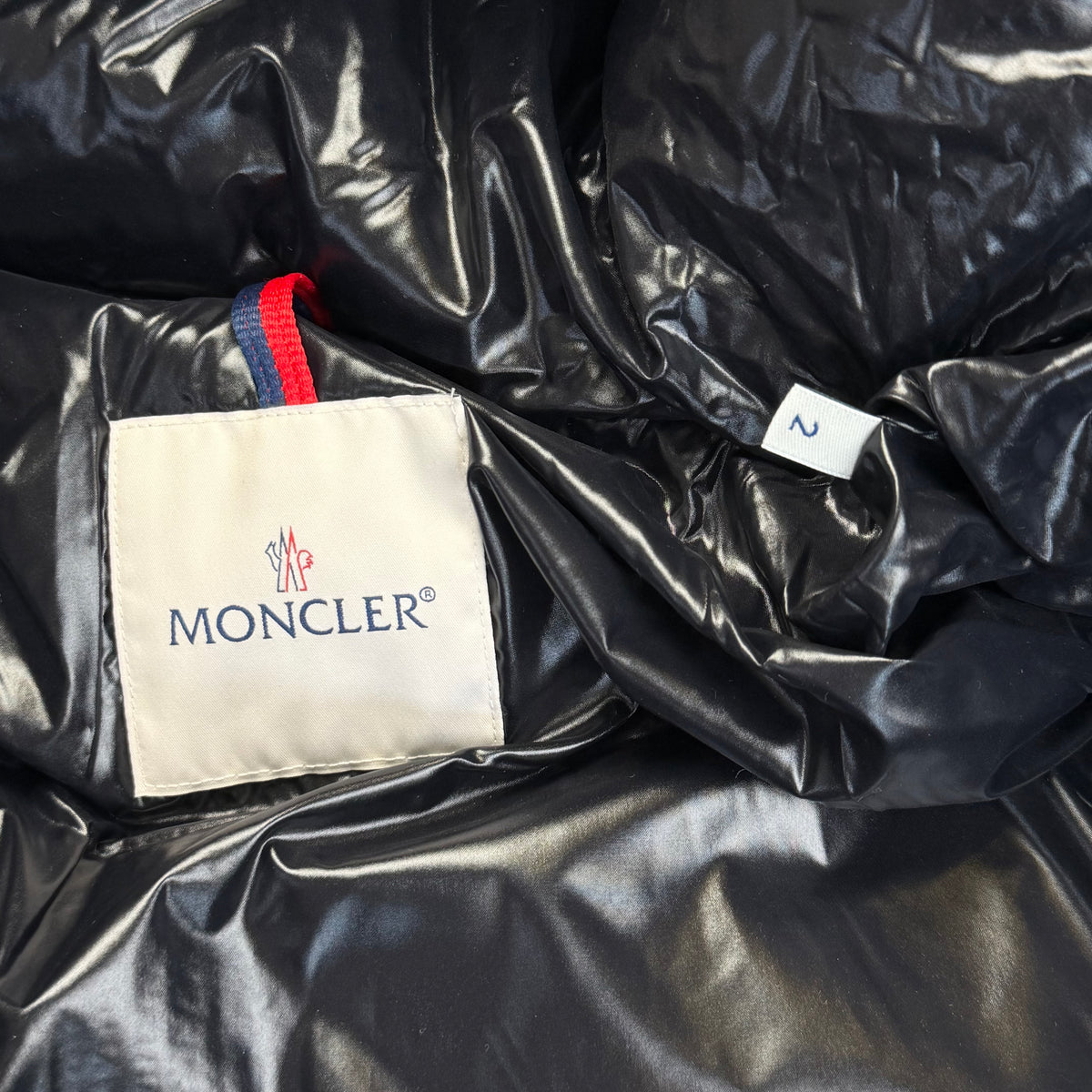 Moncler Lean M Down Jacket Olive Green (Copy 2) Puffer Jackets MONCLER în mărimile M – ofertă V STEALS