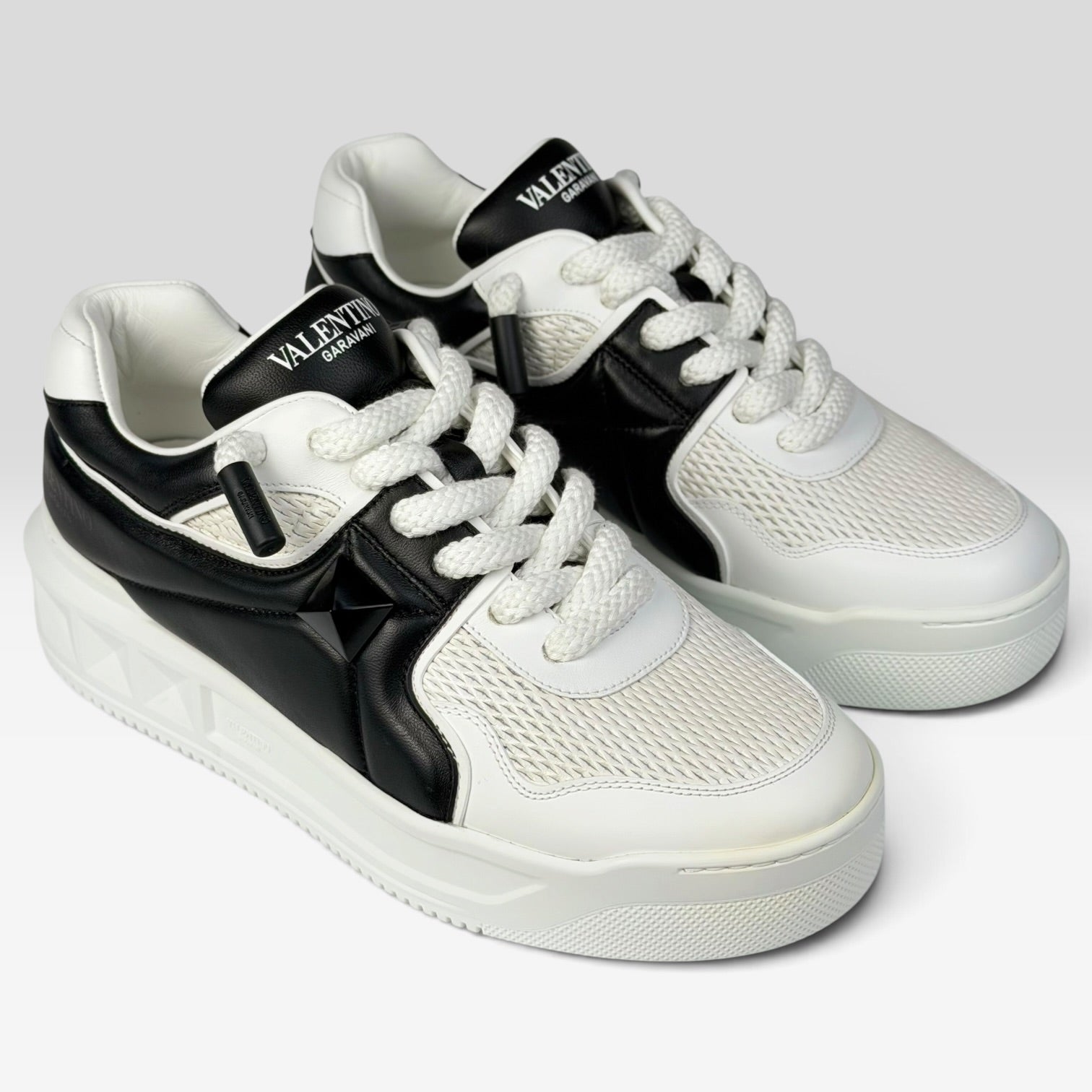 Valentino Garavani One Stud Low-Top White/Black