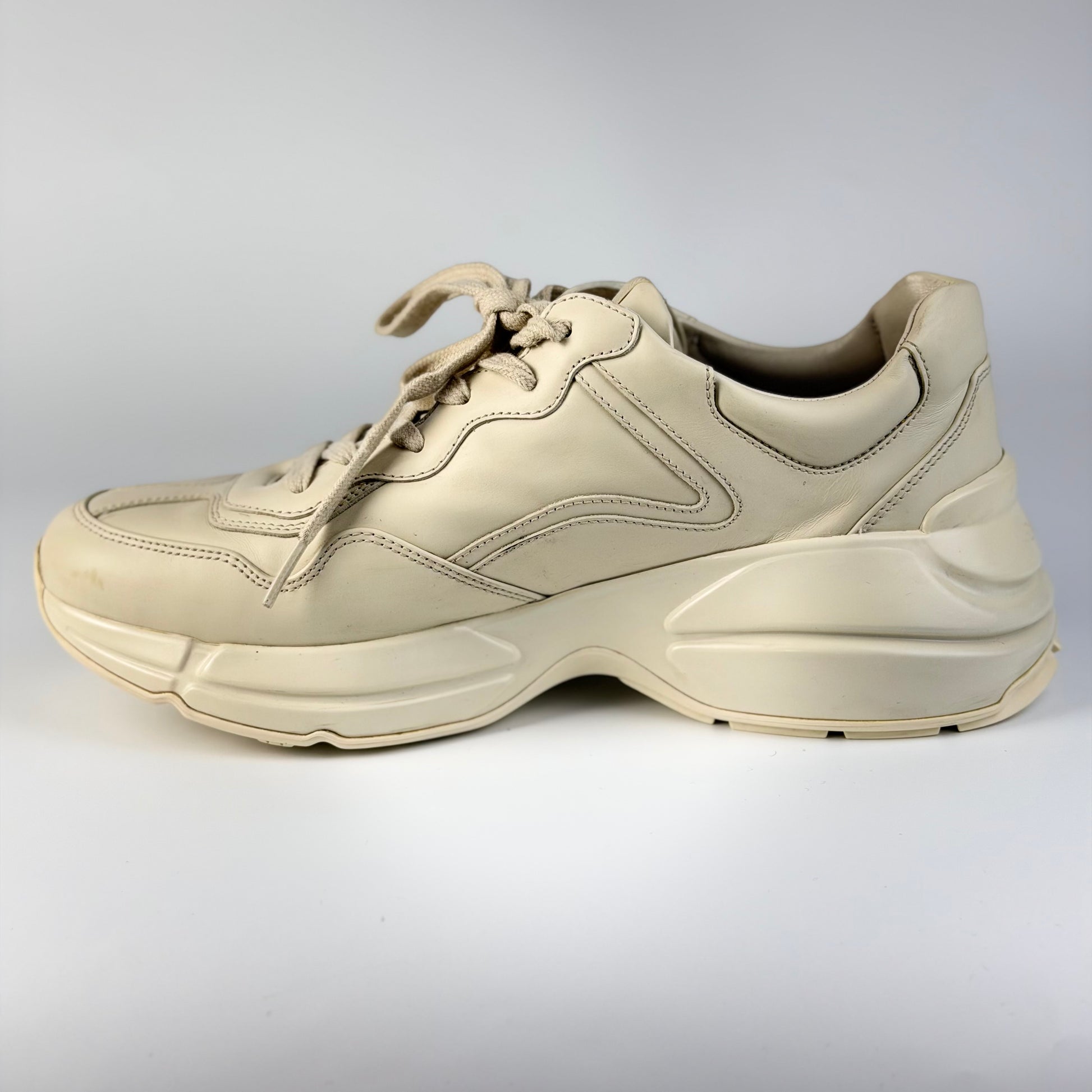 Gucci sneakers – detaliu logo | VSTEALS