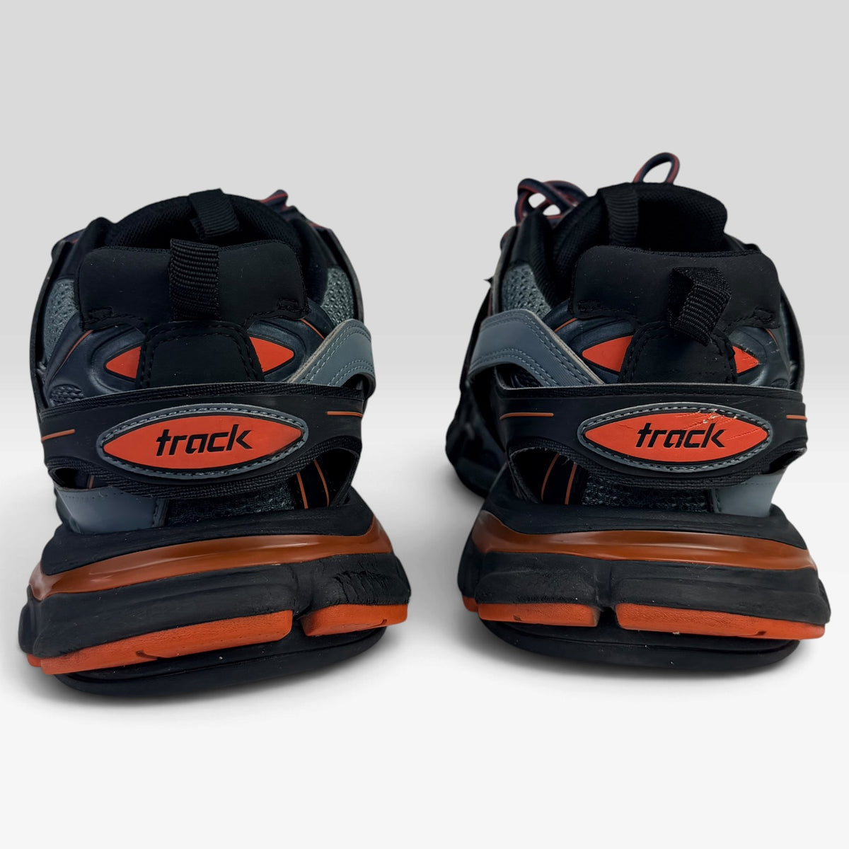 Incaltaminte Barbati BALENCIAGA Balenciaga Track Dark Grey/Orange/Black – produs original disponibil în magazinul V STEALS.