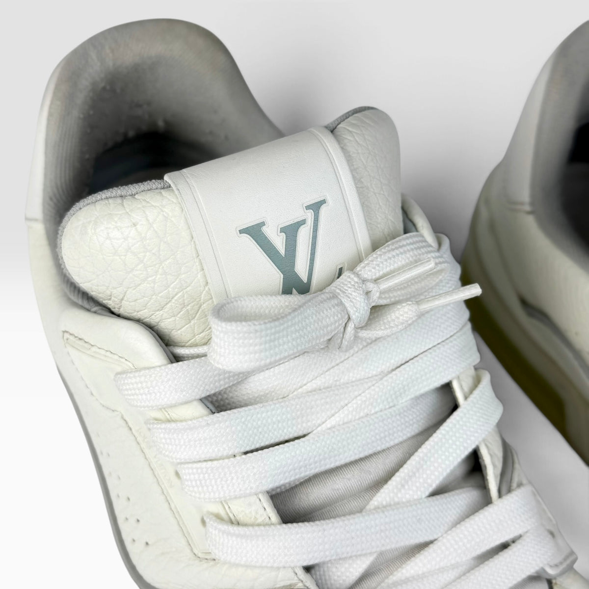 Louis Vuitton LV Trainer White/Grey Signature