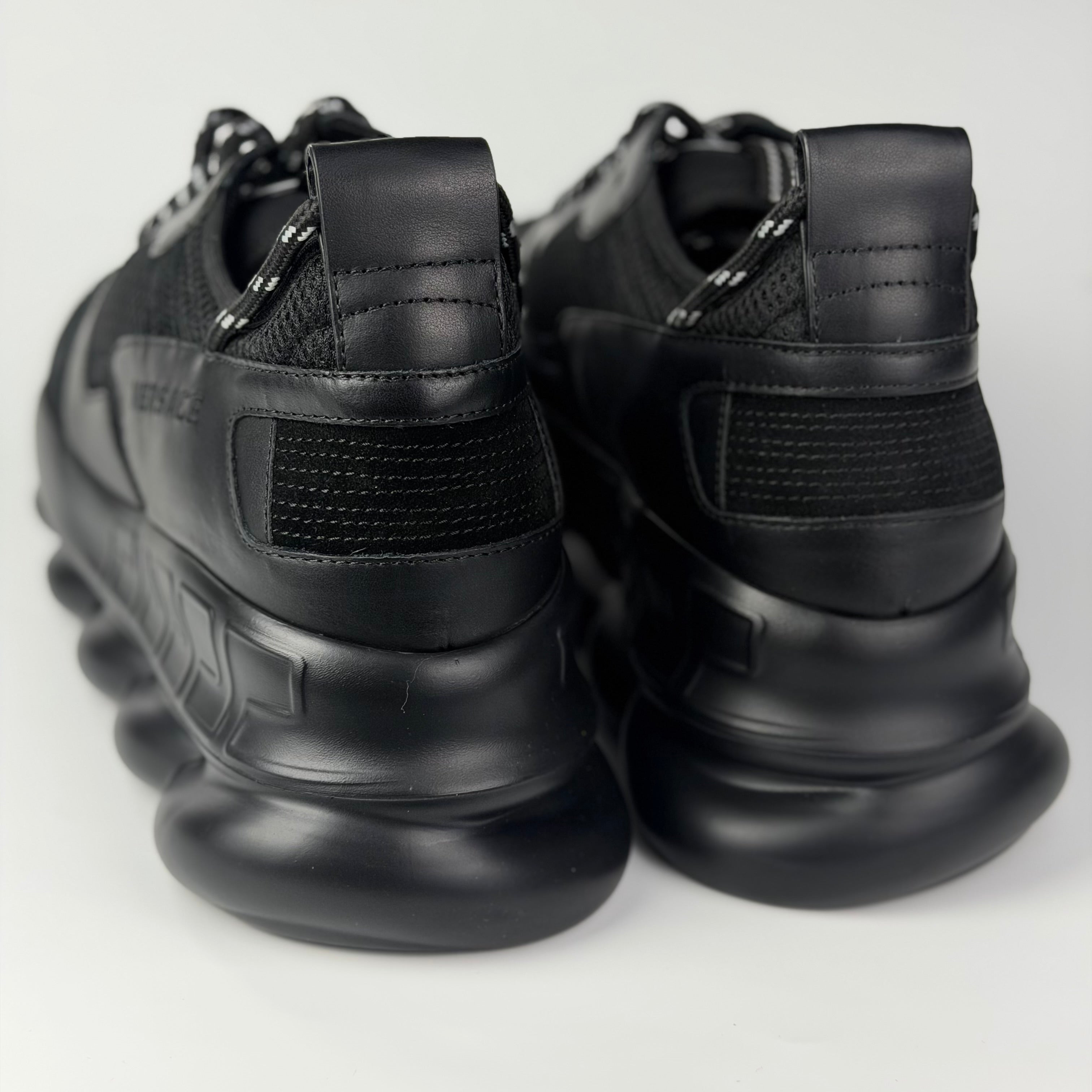 Versace Chain Reaction Black