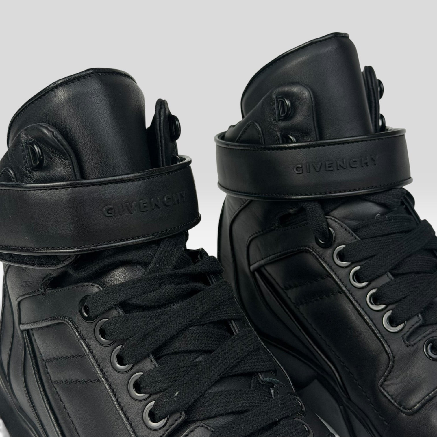 Givenchy Tyson Sneakers Black/White