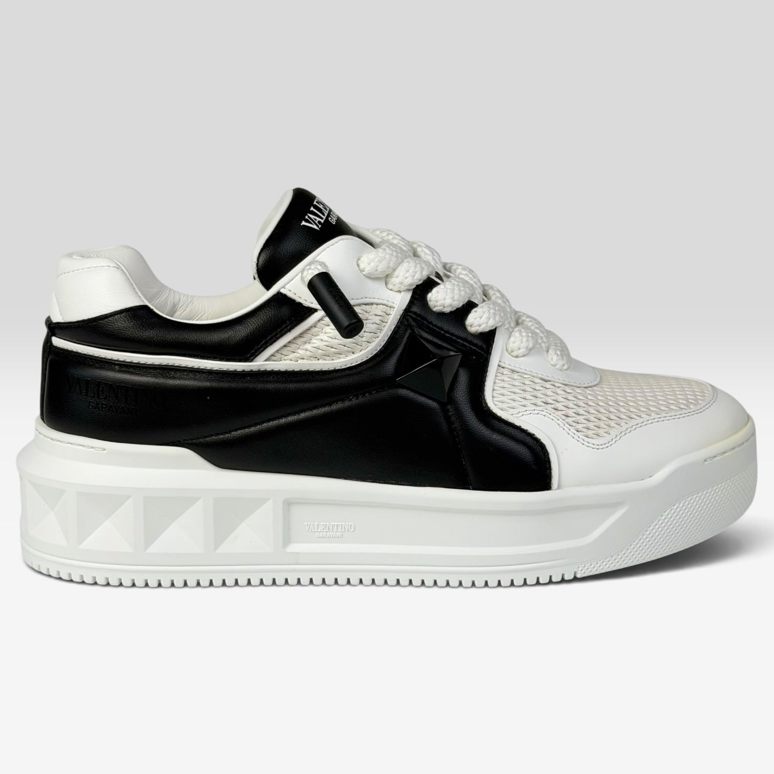 Valentino Garavani One Stud Low-Top White/Black
