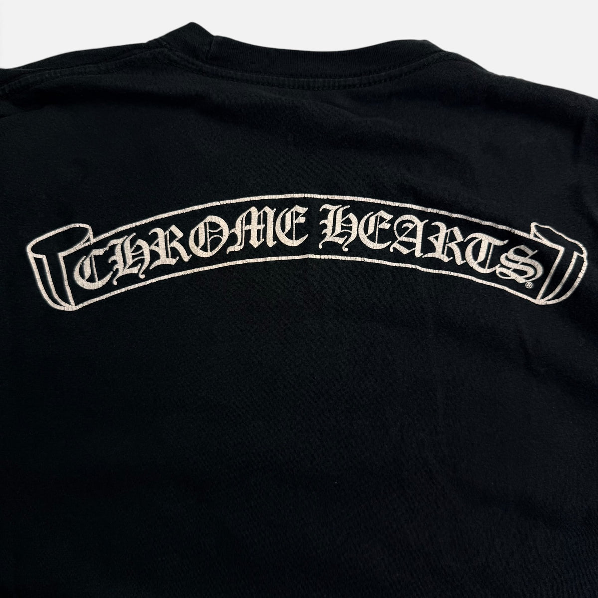 Chrome Hearts Scroll Logo Pocket T-Shirt Vintage – Uncategorized CHROME HEARTS în mărimile M la V STEALS – mărimi M