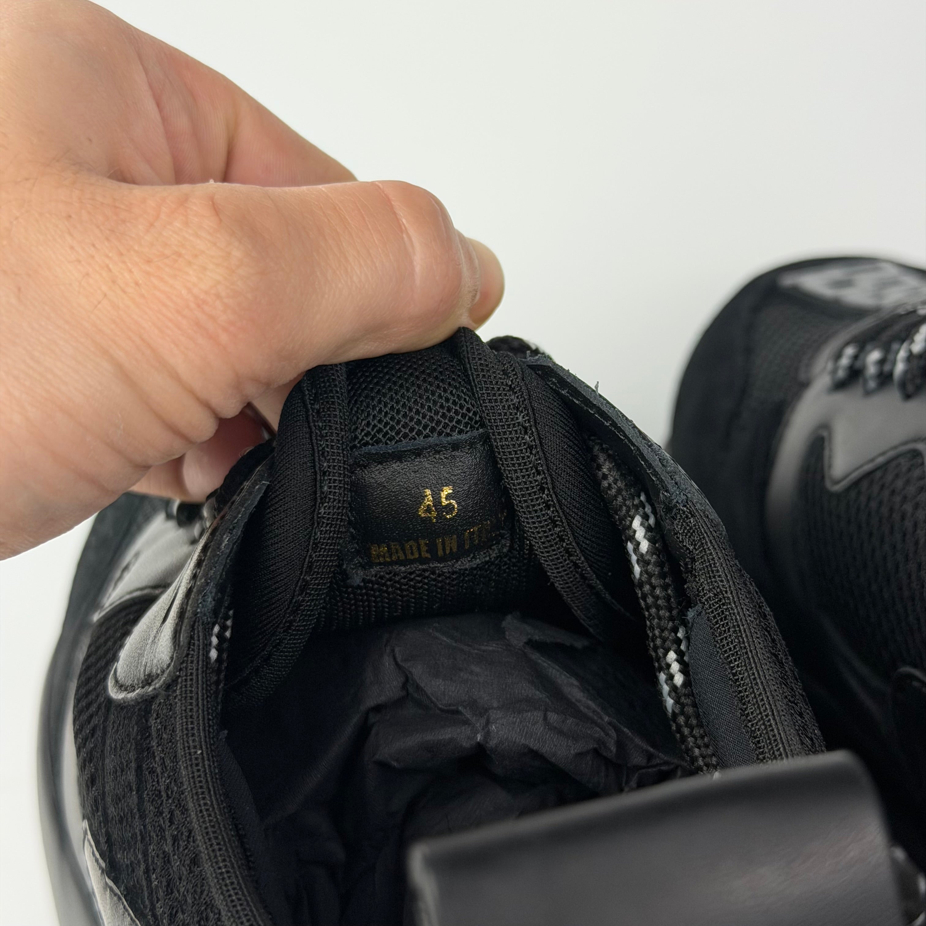 Versace Chain Reaction Black