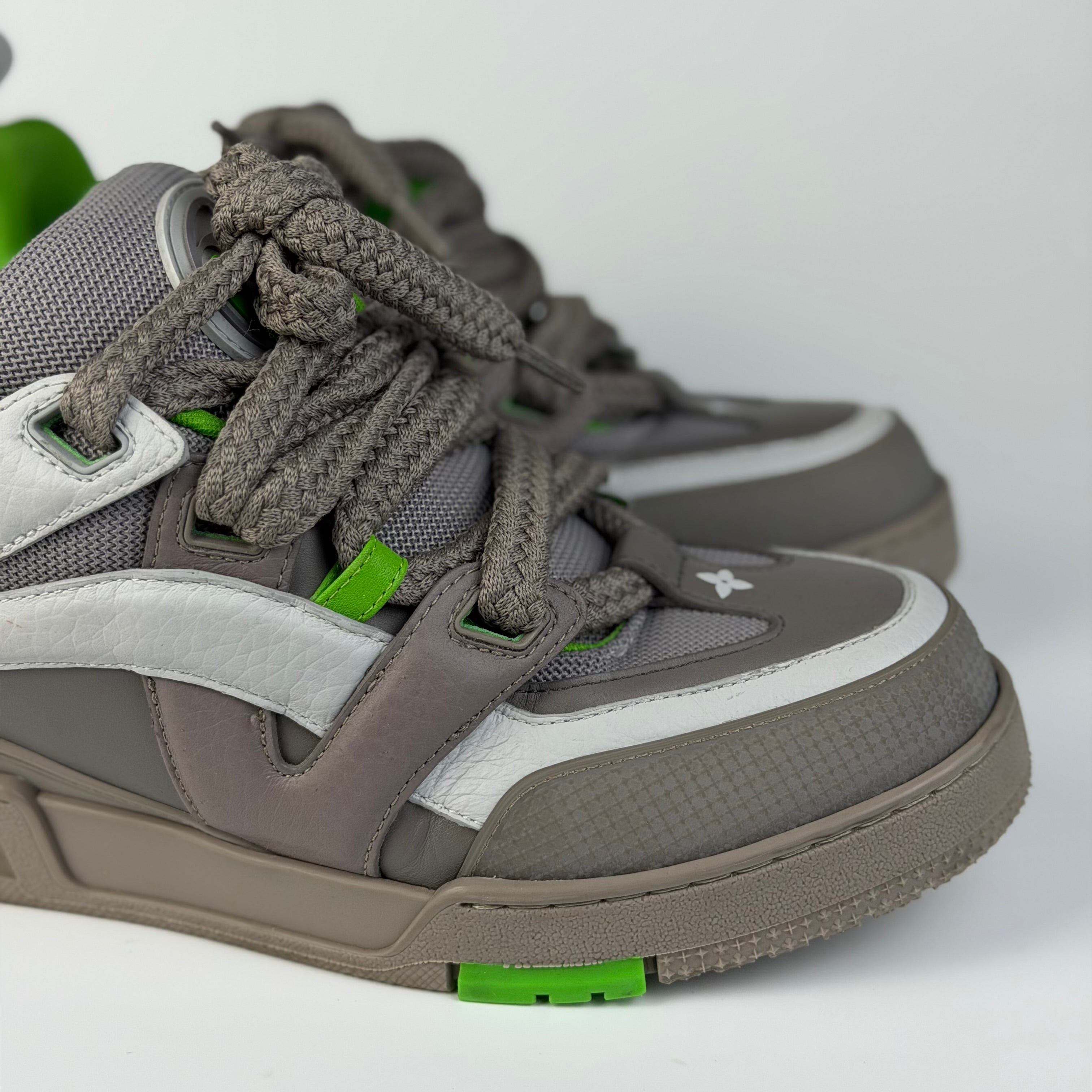 Louis Vuitton – detaliu logo | VSTEALS