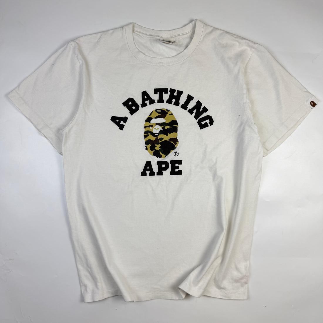 BAPE Yellow 1st Camo College Logo T-Shirt, alb, vedere din față