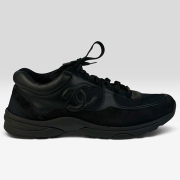 Chanel CC Logo Suede Low-Top Sneakers Black
