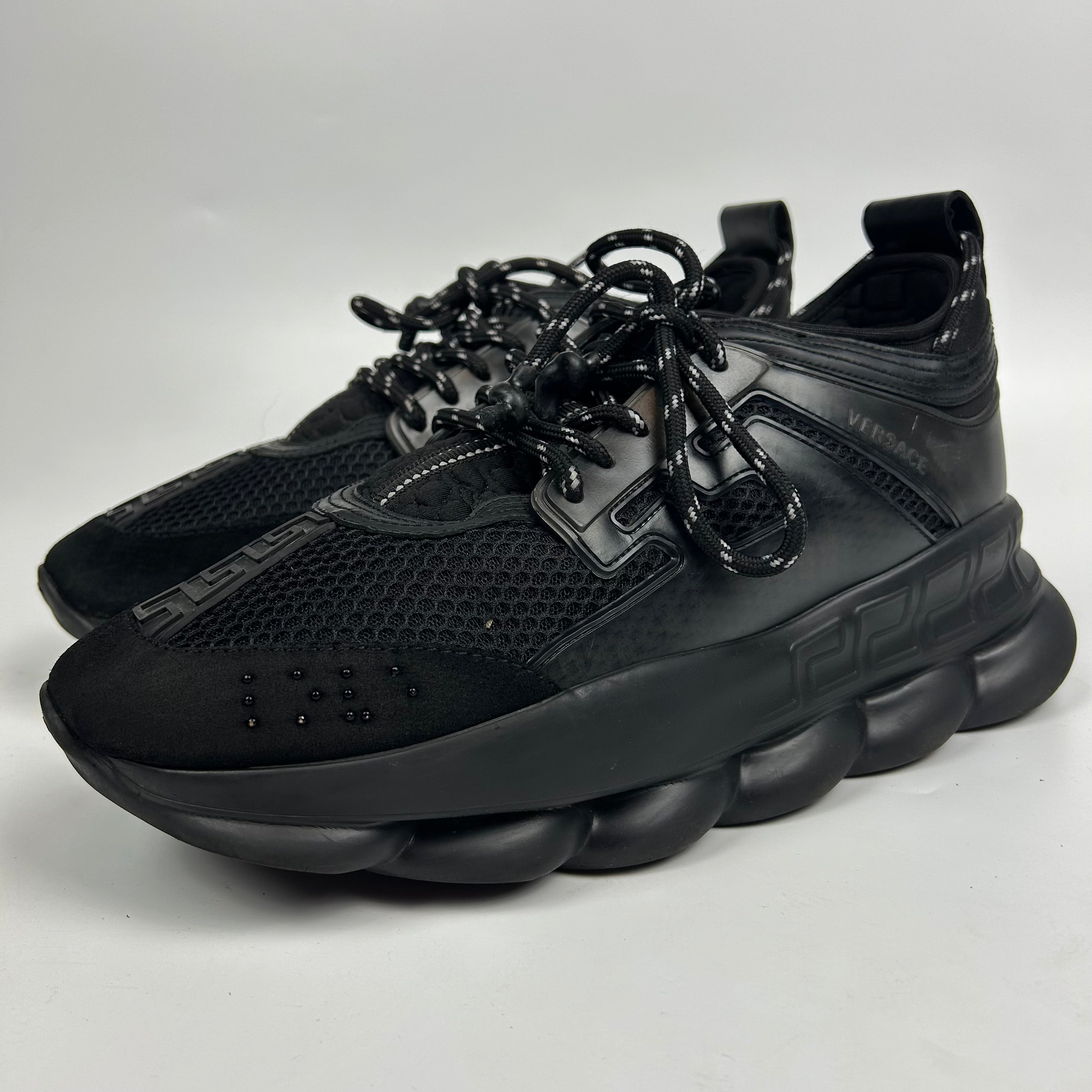 Versace men sneakers – detaliu logo | VSTEALS