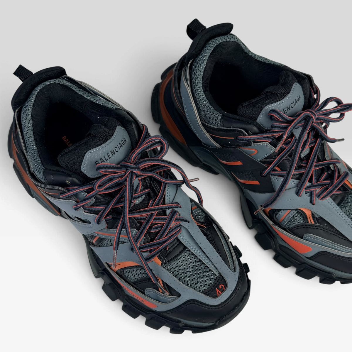 Balenciaga Track Dark Grey/Orange/Black BALENCIAGA – cumpără online de la V STEALS cu livrare rapidă în România