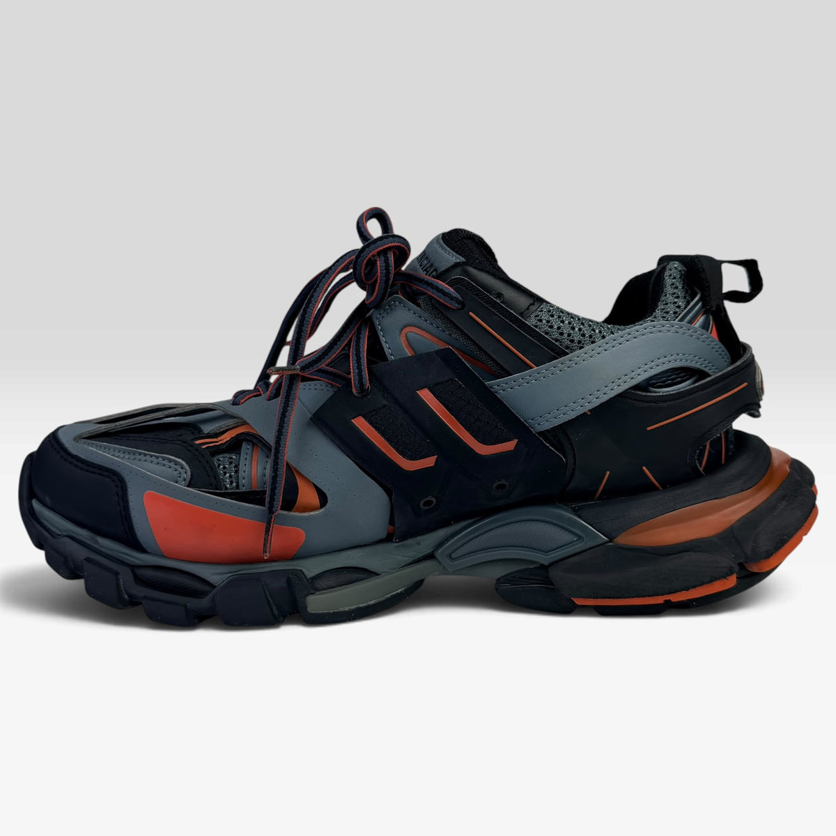 Balenciaga Track Dark Grey/Orange/Black BALENCIAGA – cumpără online de la V STEALS cu livrare rapidă în România – BALENCIAGA
