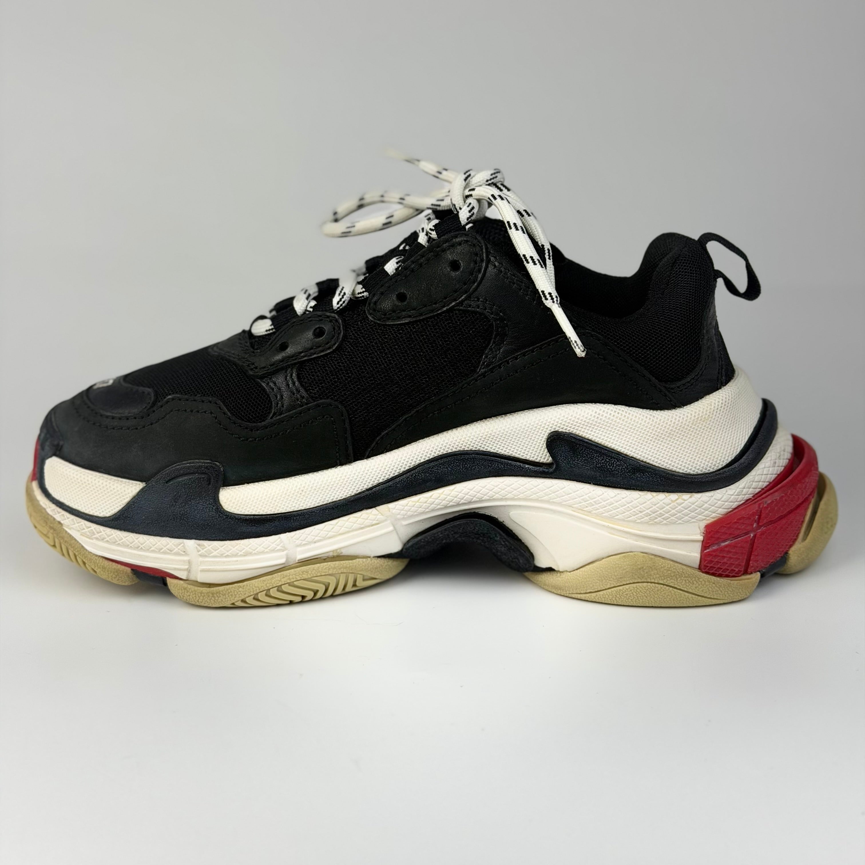 Balenciaga – detaliu logo | VSTEALS